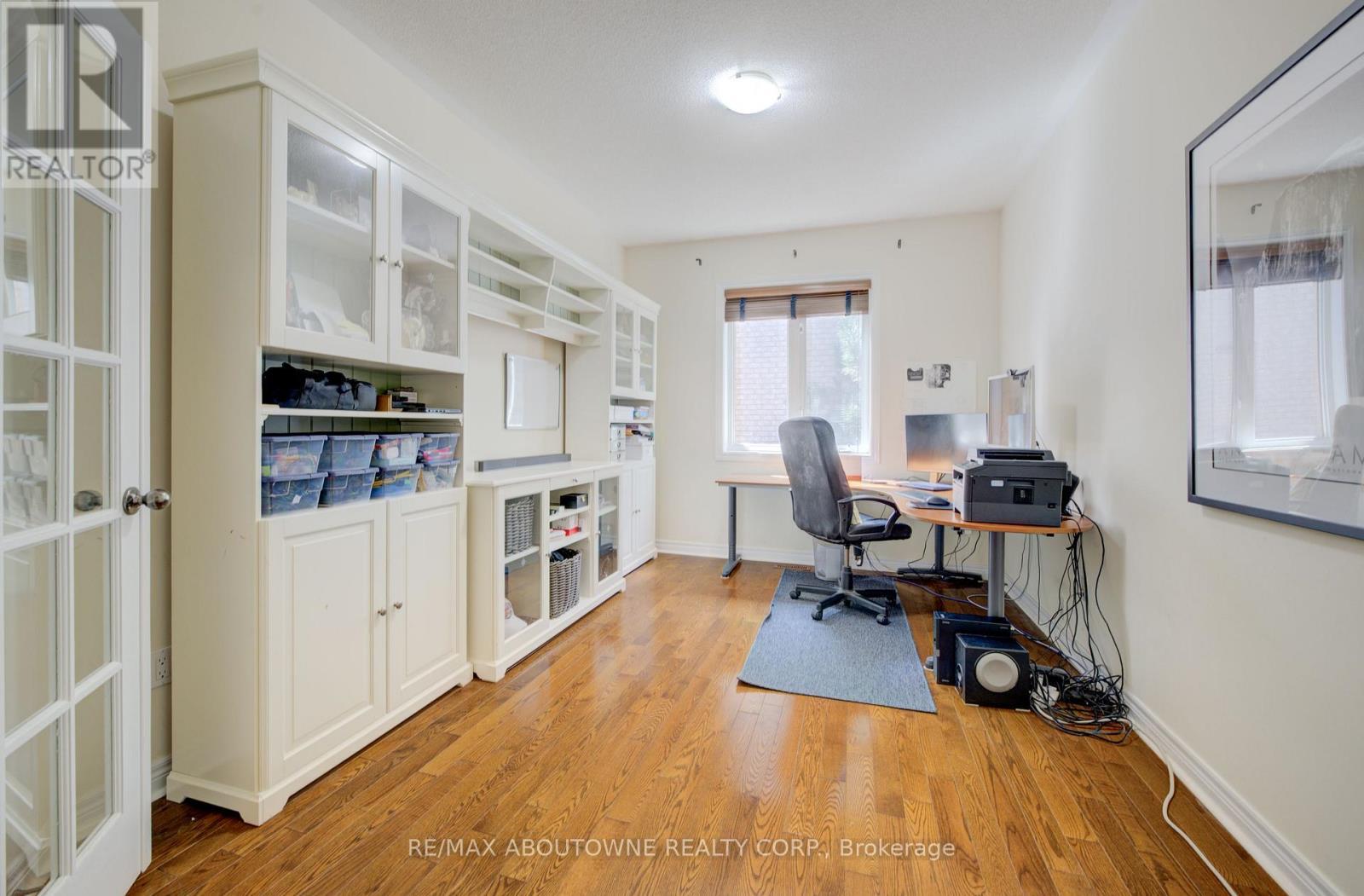 












1521 CRAIGLEITH ROAD

,
Oakville (JC Joshua Creek),




Ontario
L6H7W3

