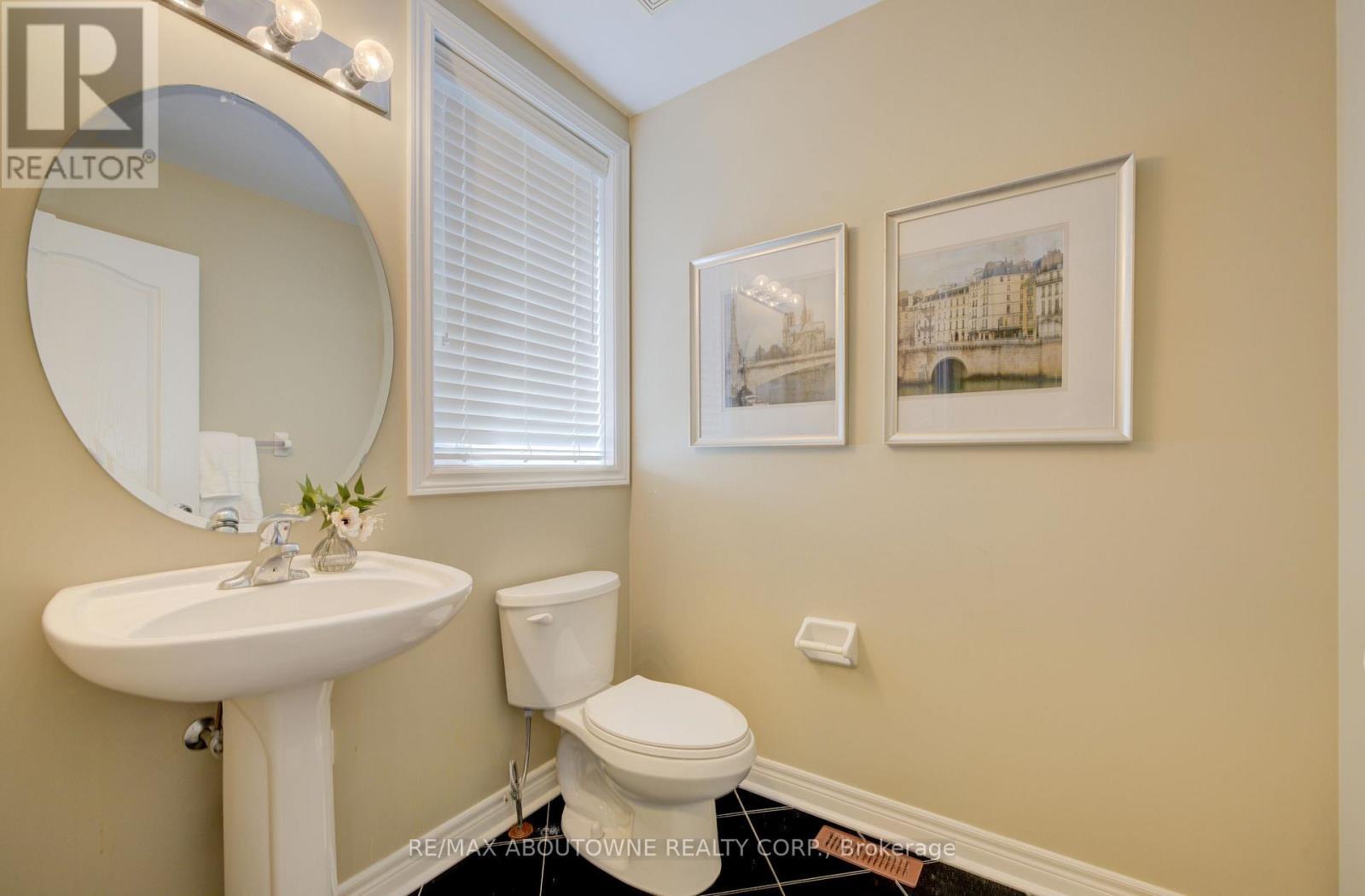 












1521 CRAIGLEITH ROAD

,
Oakville (JC Joshua Creek),




Ontario
L6H7W3

