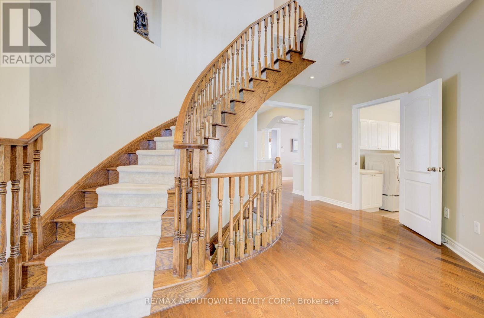 












1521 CRAIGLEITH ROAD

,
Oakville (JC Joshua Creek),




Ontario
L6H7W3

