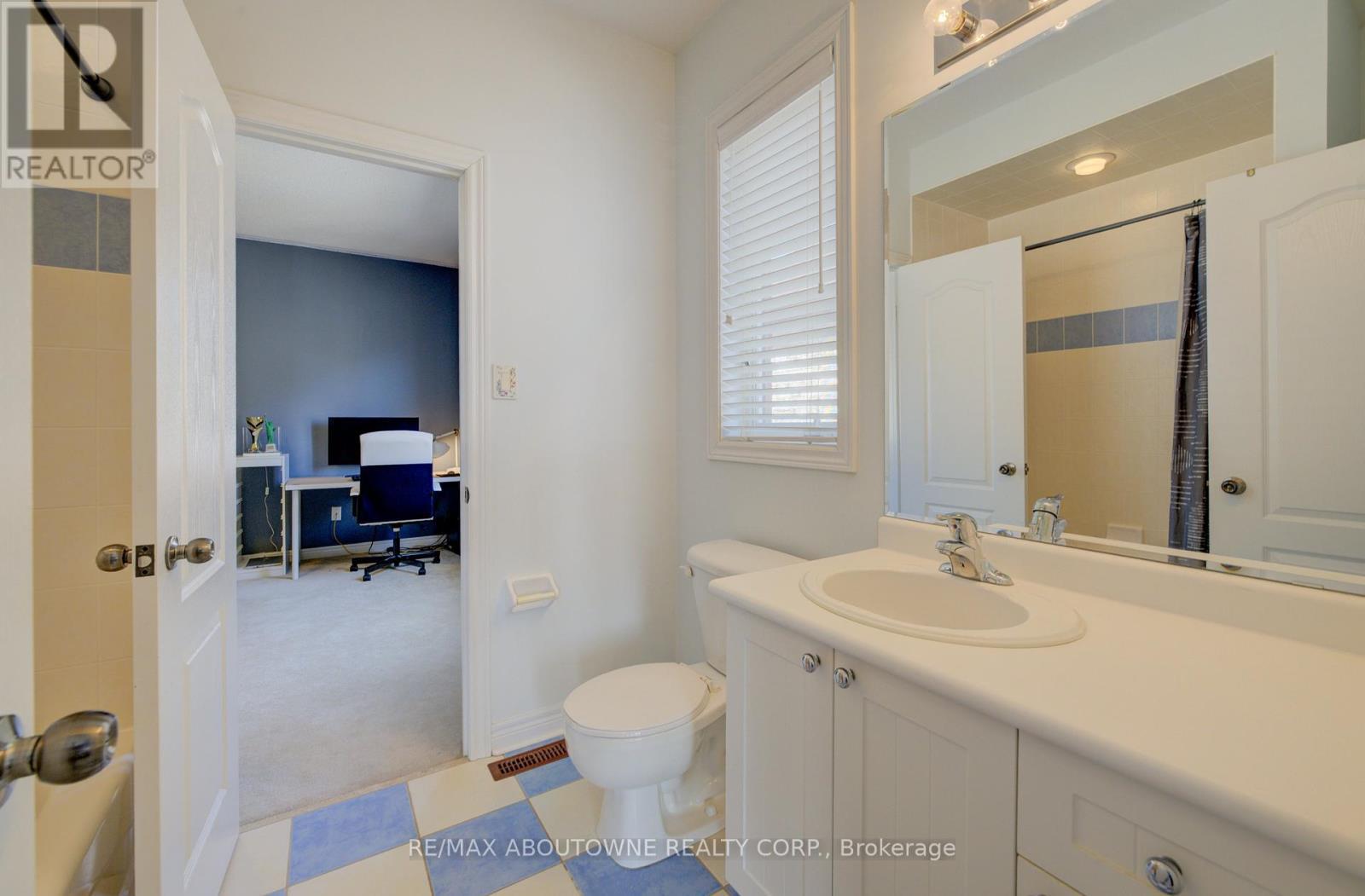 












1521 CRAIGLEITH ROAD

,
Oakville (JC Joshua Creek),




Ontario
L6H7W3

