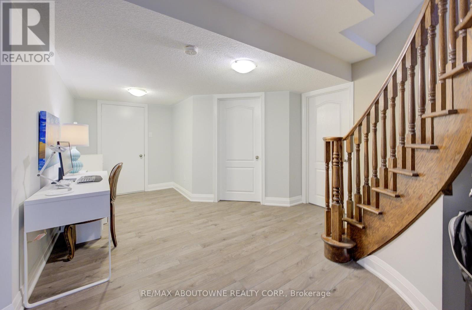 












1521 CRAIGLEITH ROAD

,
Oakville (JC Joshua Creek),




Ontario
L6H7W3

