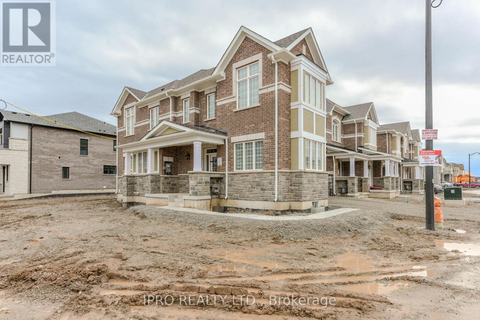 












1217 FERGUSON DRIVE

,
Milton (BW Bowes),




Ontario
L9T7V8

