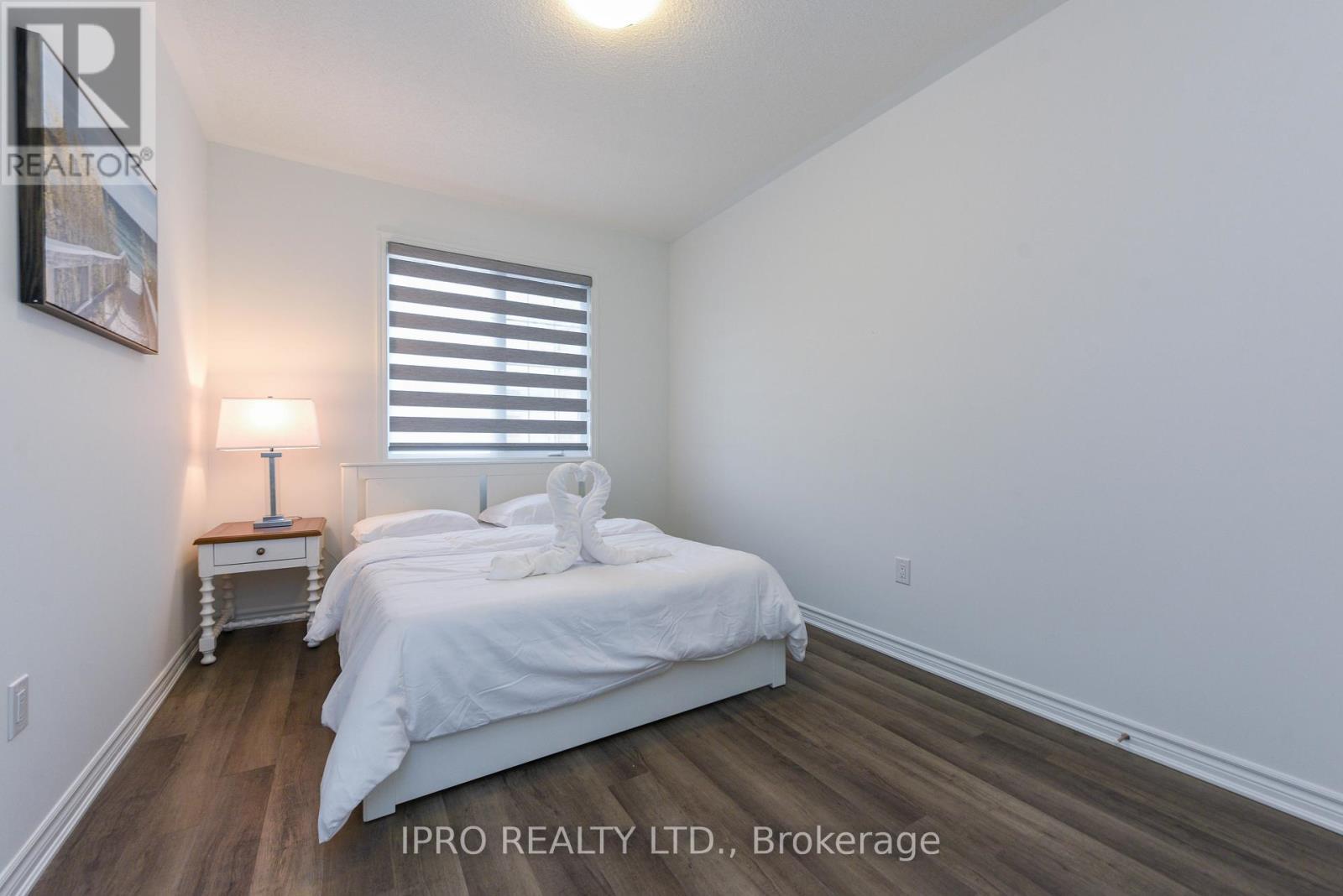 












1217 FERGUSON DRIVE

,
Milton (BW Bowes),




Ontario
L9T7V8

