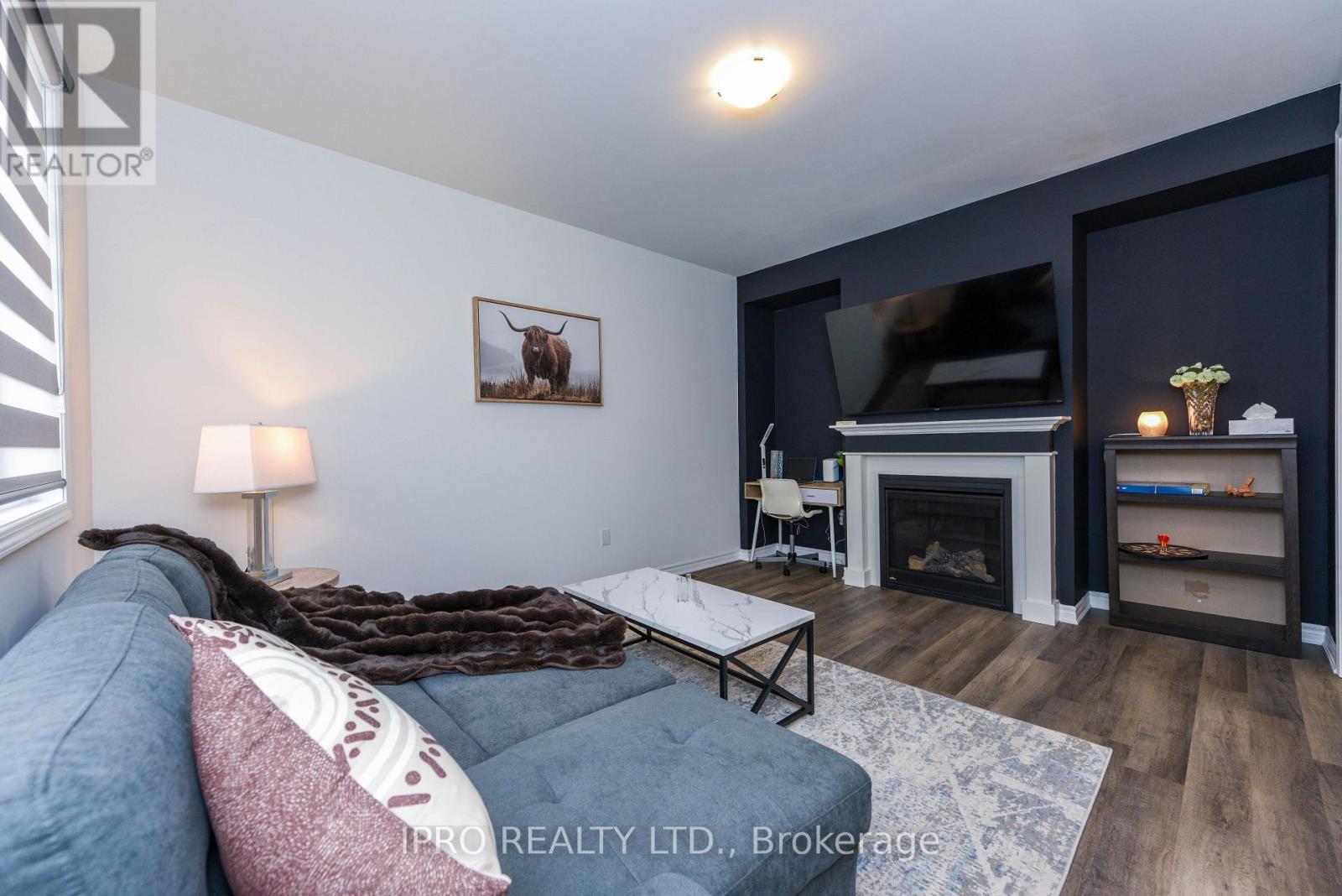 












1217 FERGUSON DRIVE

,
Milton (BW Bowes),




Ontario
L9T7V8

