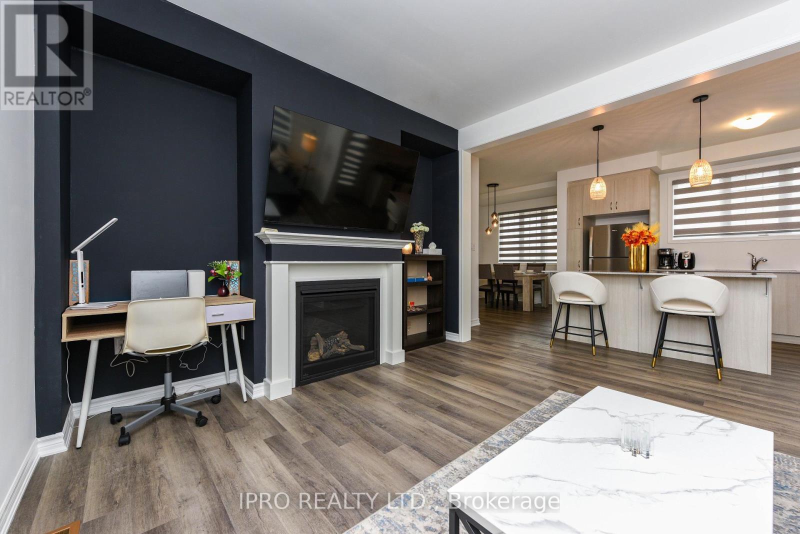 












1217 FERGUSON DRIVE

,
Milton (BW Bowes),




Ontario
L9T7V8


