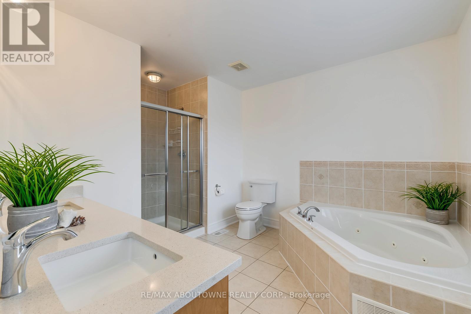












2218 HATFIELD DRIVE

,
Oakville (WM Westmount),




Ontario
L6M4W4

