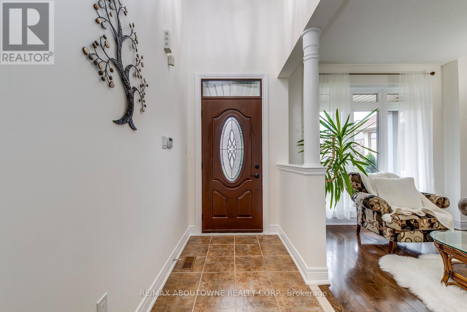 












2218 HATFIELD DRIVE

,
Oakville (WM Westmount),




Ontario
L6M4W4

