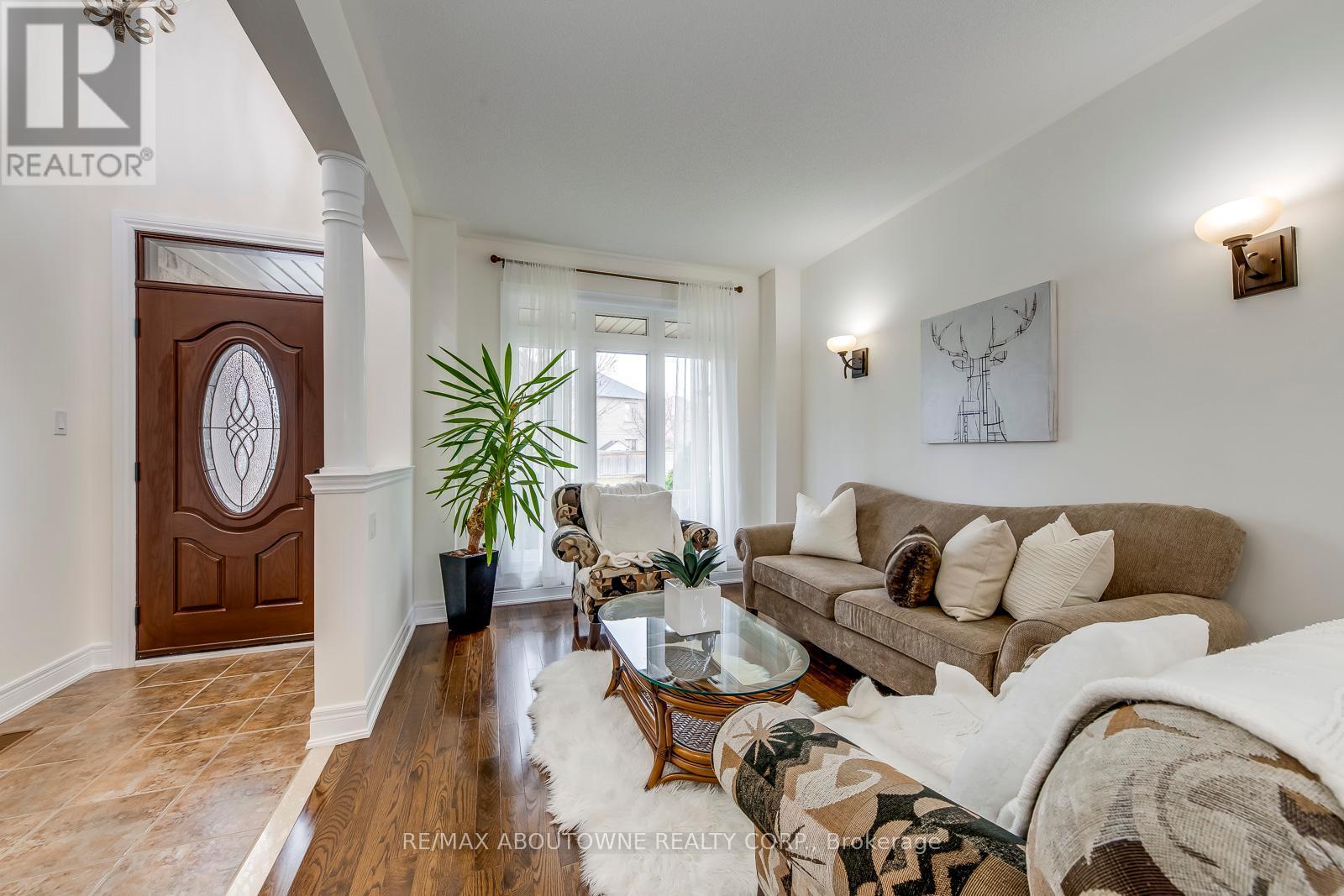 












2218 HATFIELD DRIVE

,
Oakville (WM Westmount),




Ontario
L6M4W4

