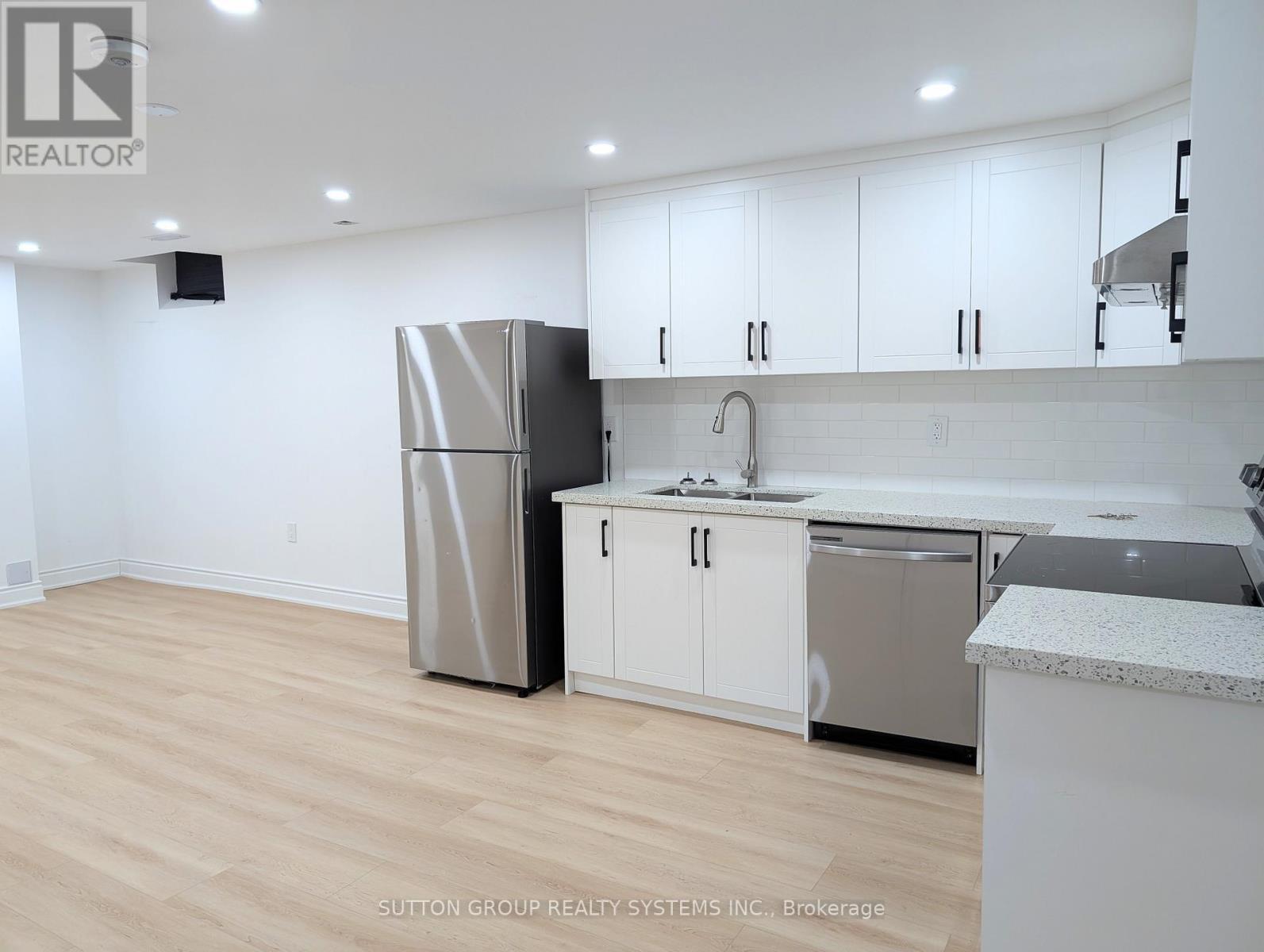 












LOWER LEVEL - 120 MOUNT ROYAL CIRCLE

,
Brampton (Vales of Castlemore North),




Ontario
L6P1Z2

