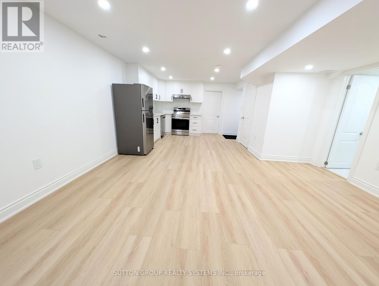 












LOWER LEVEL - 120 MOUNT ROYAL CIRCLE

,
Brampton (Vales of Castlemore North),




Ontario
L6P1Z2

