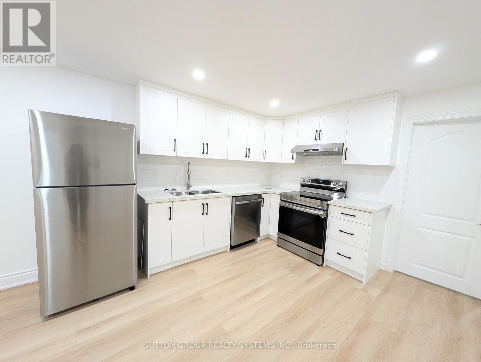 












LOWER LEVEL - 120 MOUNT ROYAL CIRCLE

,
Brampton (Vales of Castlemore North),




Ontario
L6P1Z2

