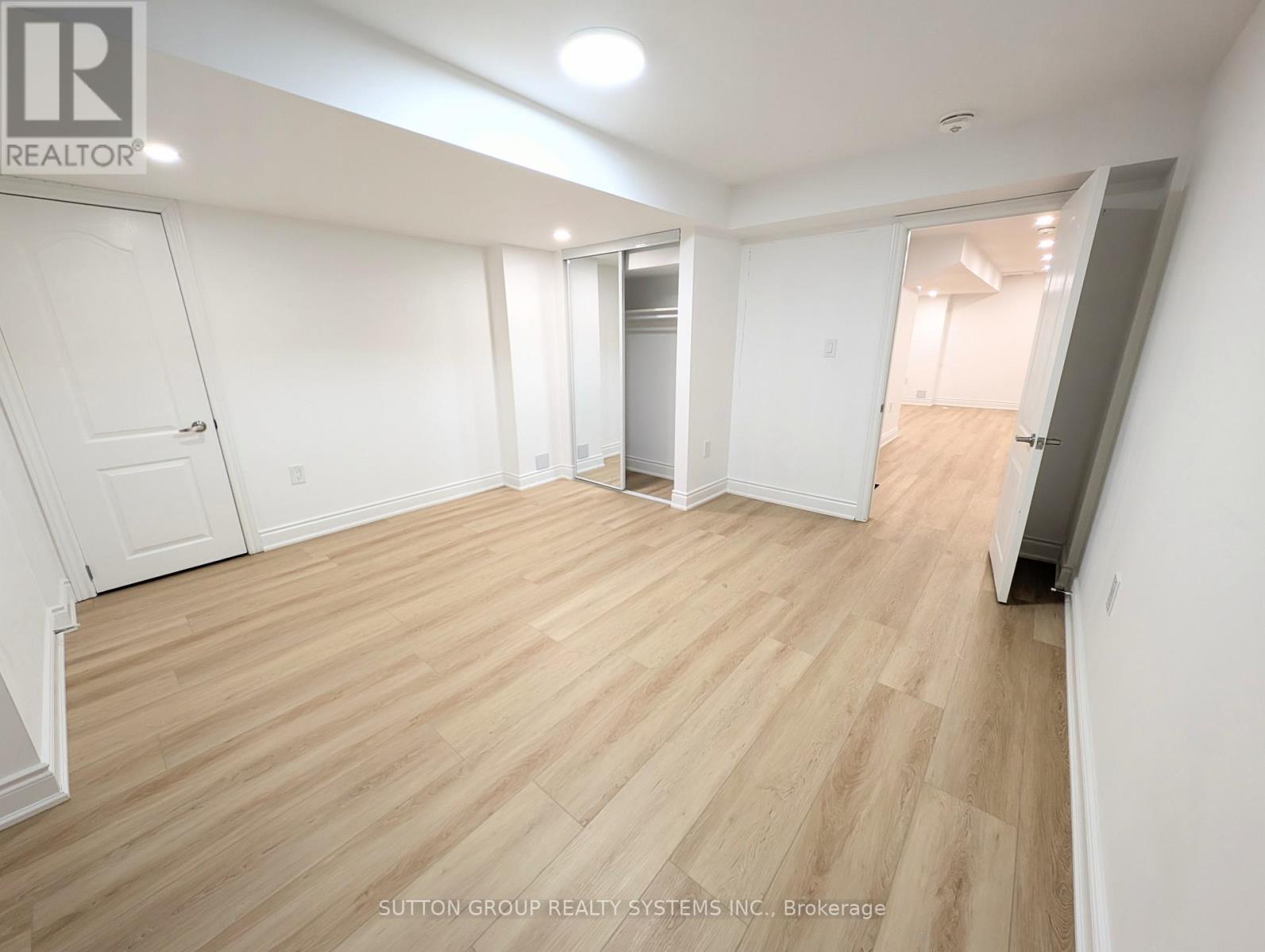












LOWER LEVEL - 120 MOUNT ROYAL CIRCLE

,
Brampton (Vales of Castlemore North),




Ontario
L6P1Z2

