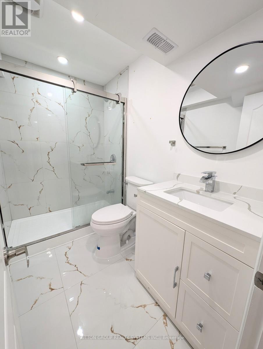 












LOWER LEVEL - 120 MOUNT ROYAL CIRCLE

,
Brampton (Vales of Castlemore North),




Ontario
L6P1Z2

