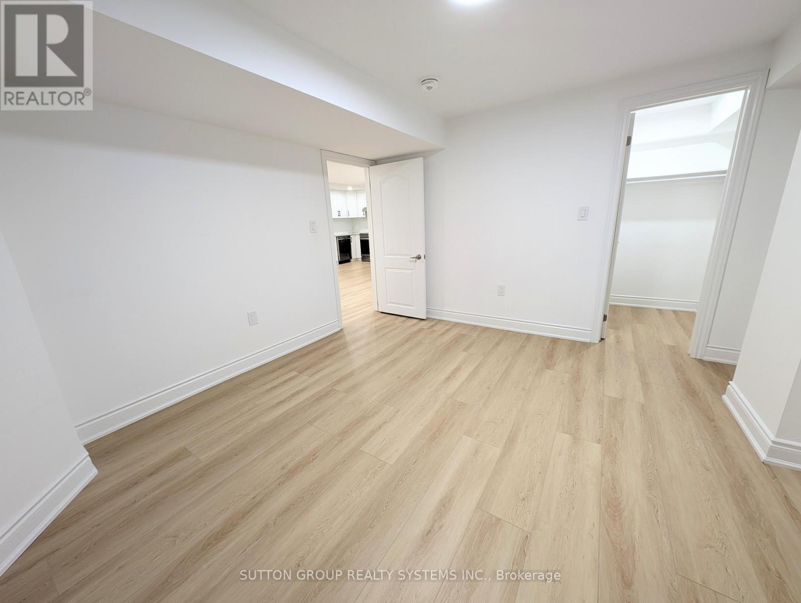 












LOWER LEVEL - 120 MOUNT ROYAL CIRCLE

,
Brampton (Vales of Castlemore North),




Ontario
L6P1Z2

