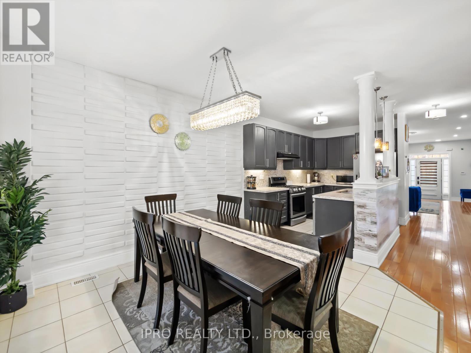 












346 LANDSBOROUGH AVENUE

,
Milton (SC Scott),




Ontario
L9T7Y7

