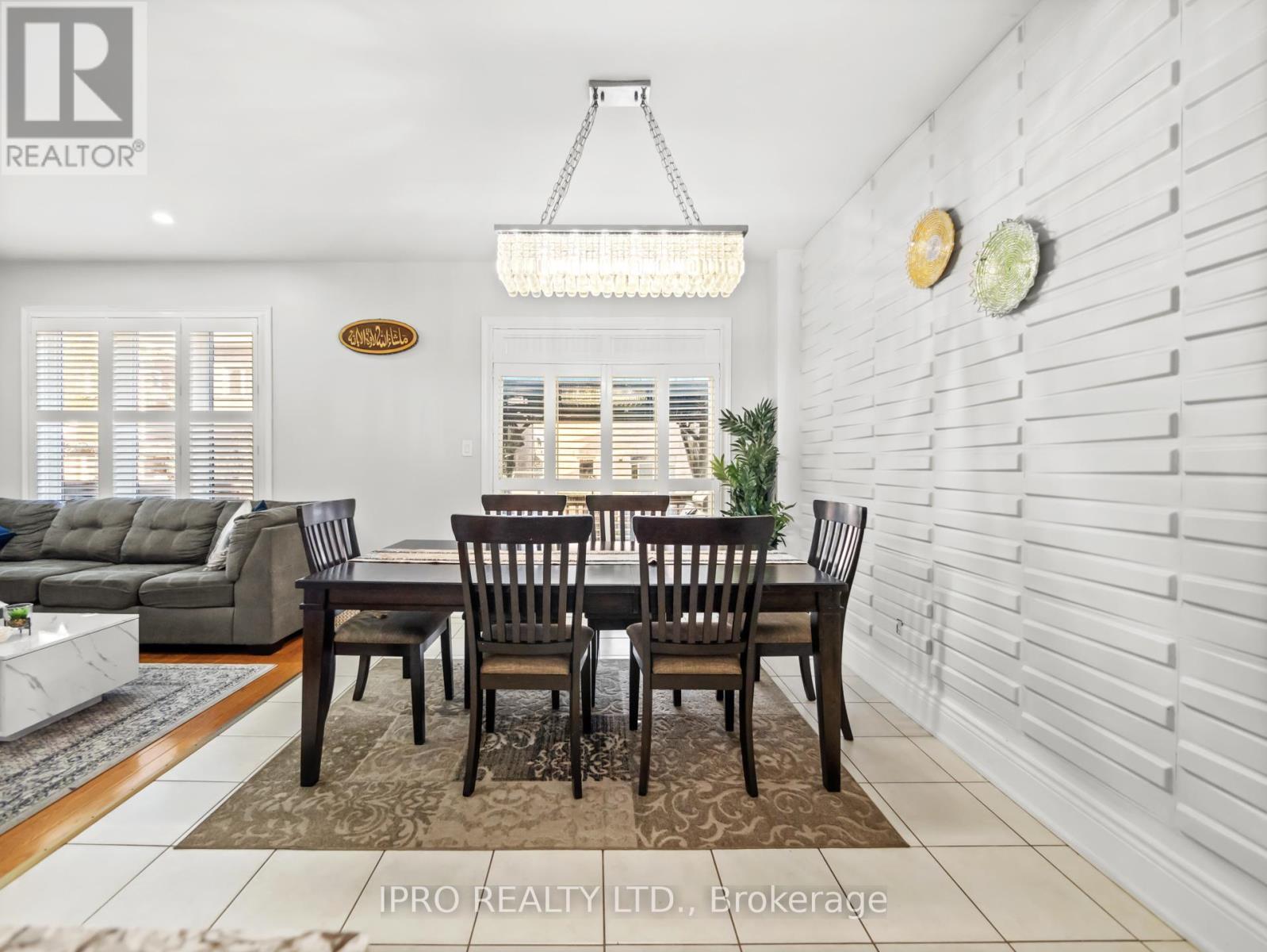












346 LANDSBOROUGH AVENUE

,
Milton (SC Scott),




Ontario
L9T7Y7

