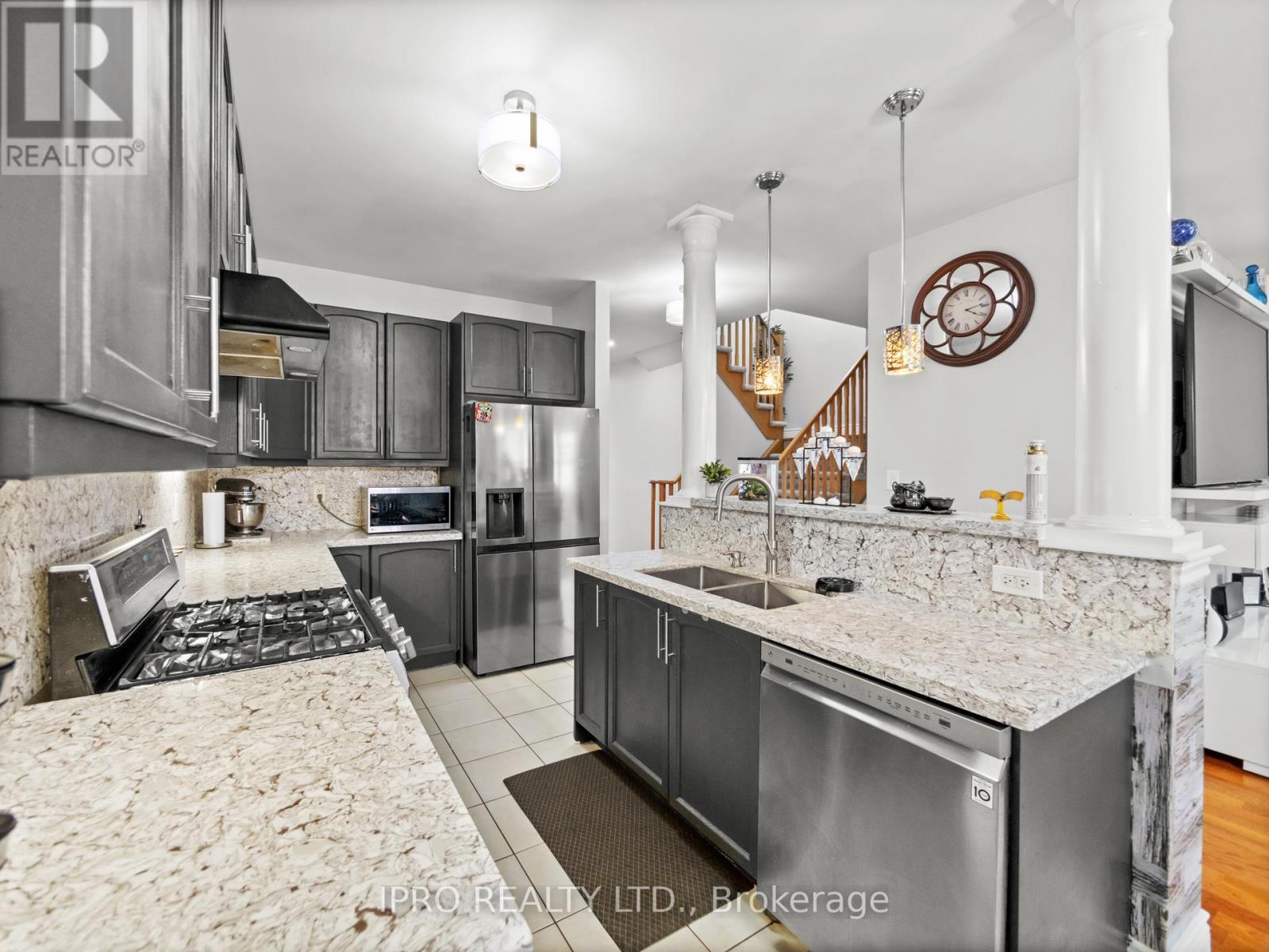 












346 LANDSBOROUGH AVENUE

,
Milton (SC Scott),




Ontario
L9T7Y7

