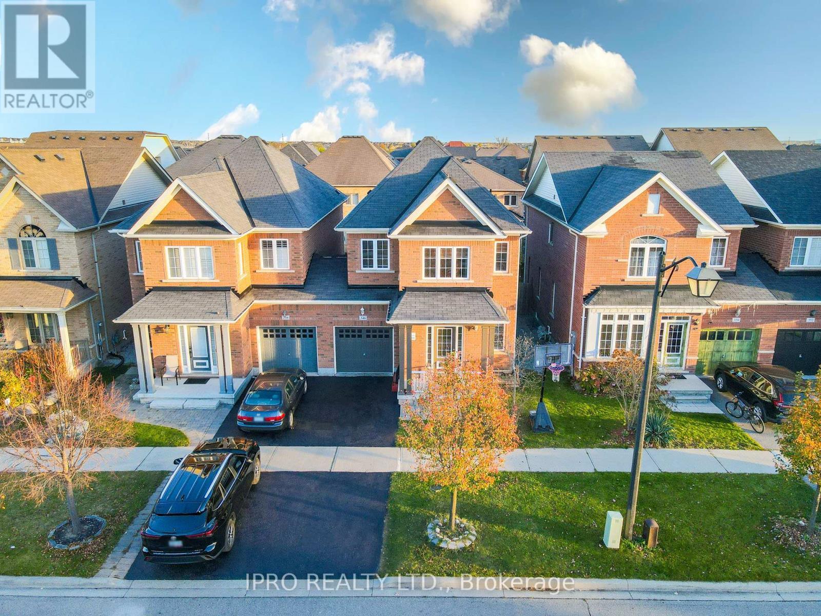 












346 LANDSBOROUGH AVENUE

,
Milton (SC Scott),




Ontario
L9T7Y7

