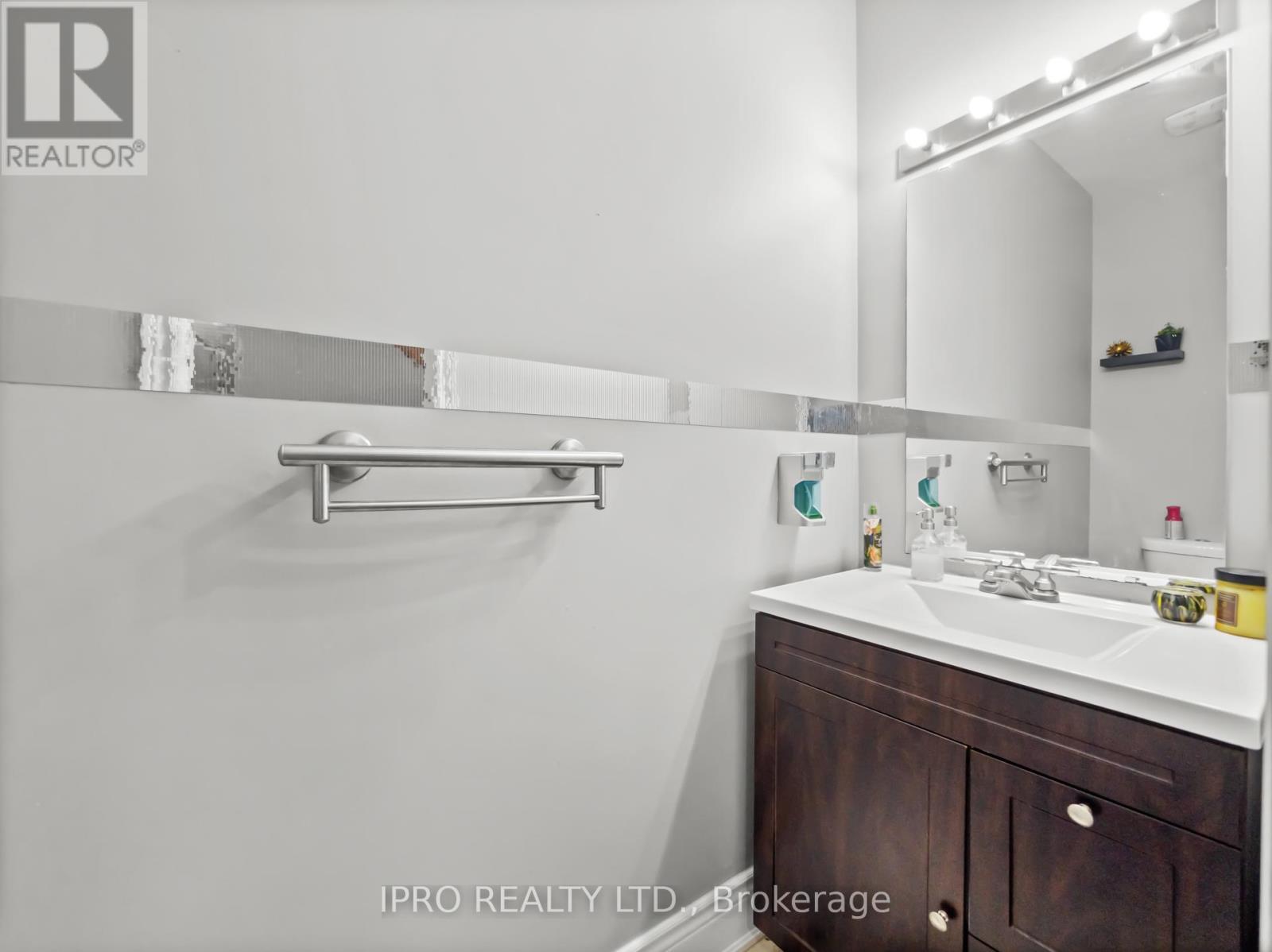 












346 LANDSBOROUGH AVENUE

,
Milton (SC Scott),




Ontario
L9T7Y7

