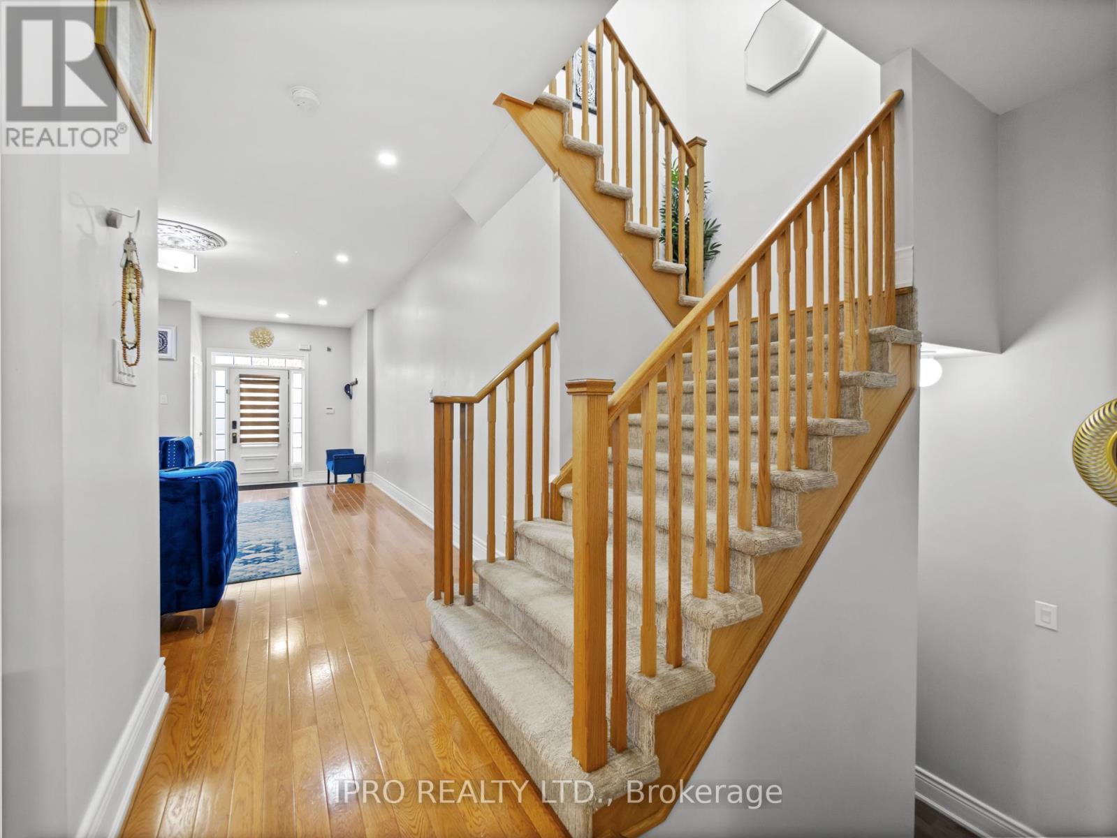 












346 LANDSBOROUGH AVENUE

,
Milton (SC Scott),




Ontario
L9T7Y7


