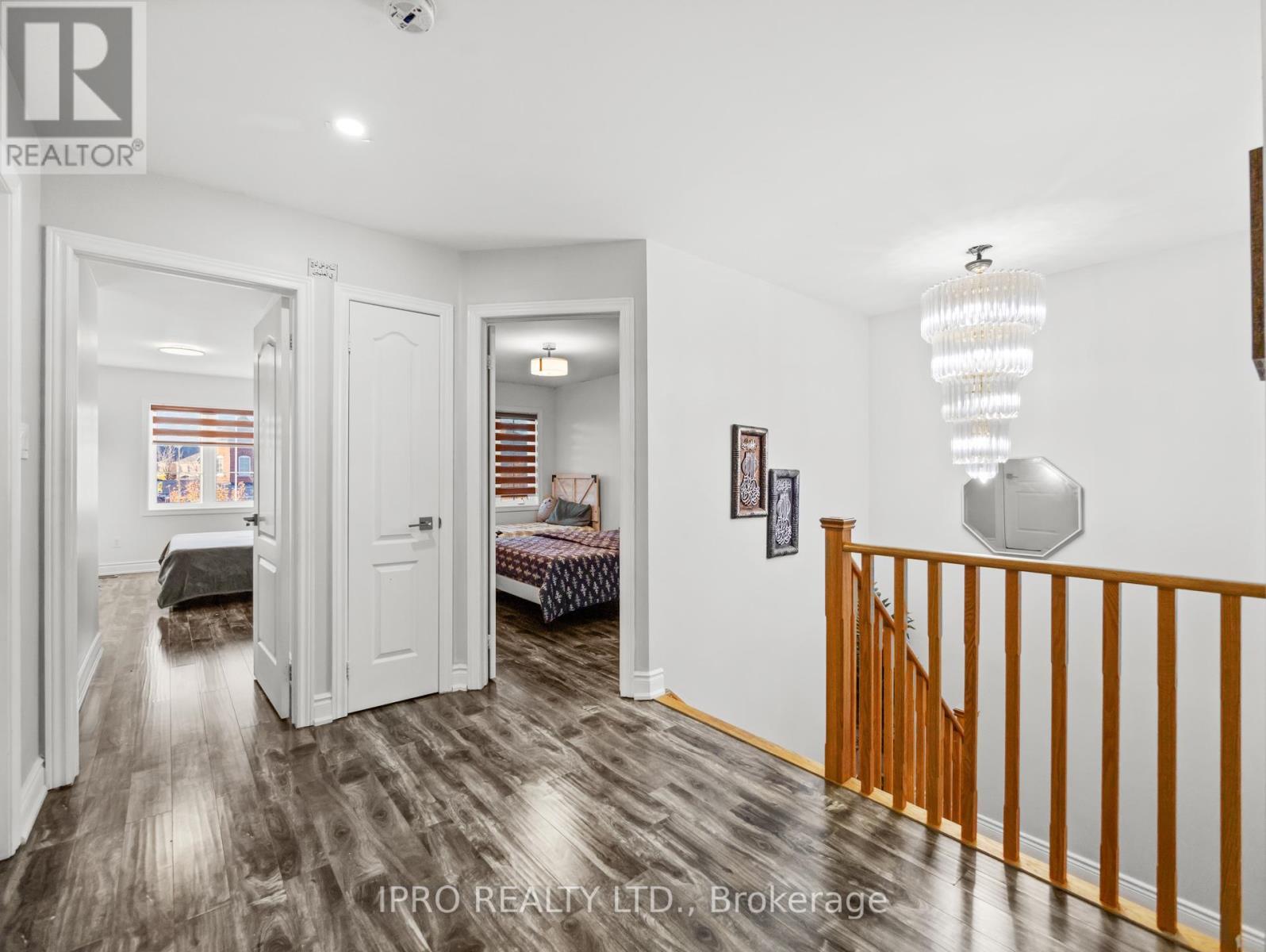 












346 LANDSBOROUGH AVENUE

,
Milton (SC Scott),




Ontario
L9T7Y7

