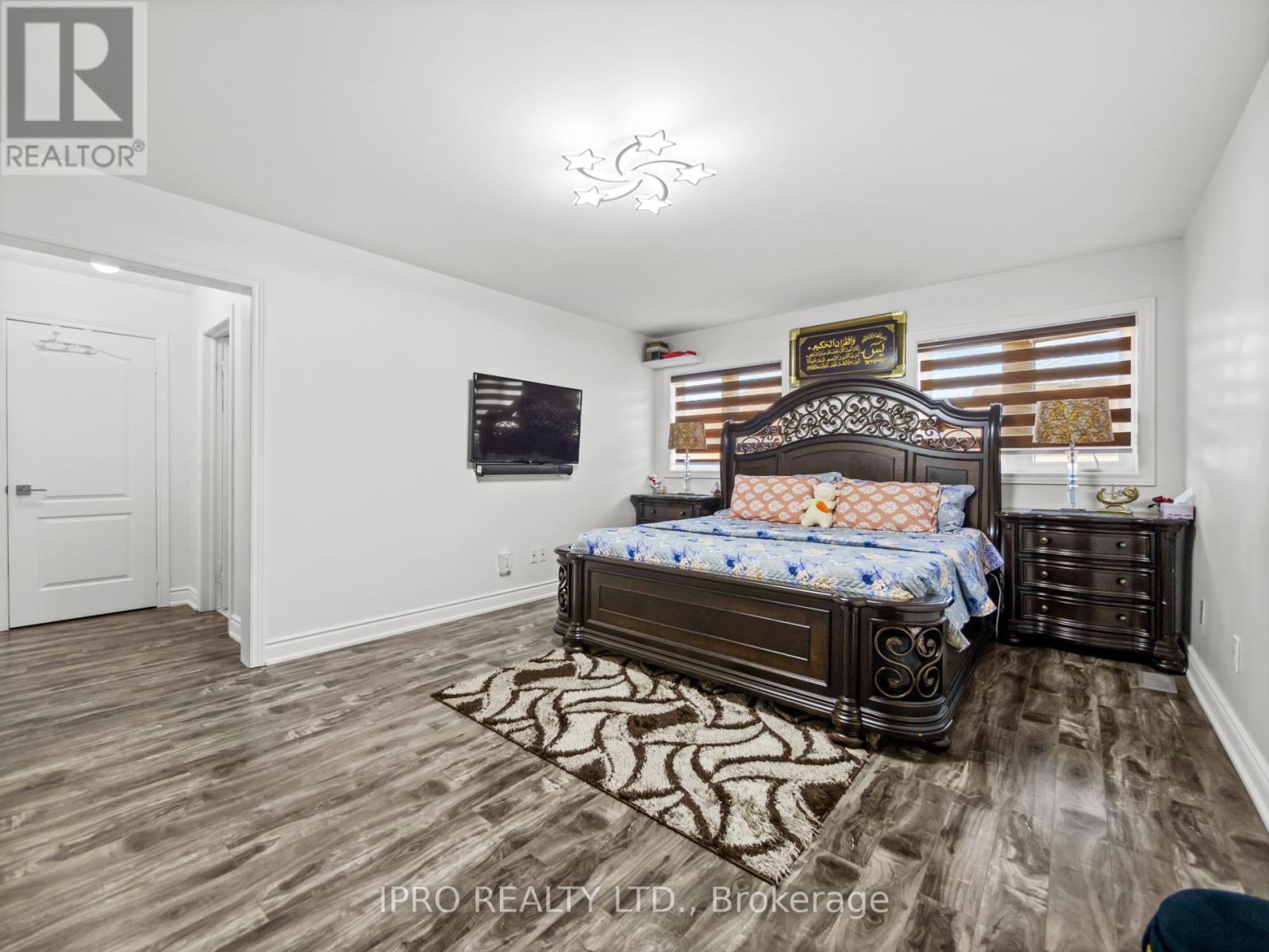 












346 LANDSBOROUGH AVENUE

,
Milton (SC Scott),




Ontario
L9T7Y7

