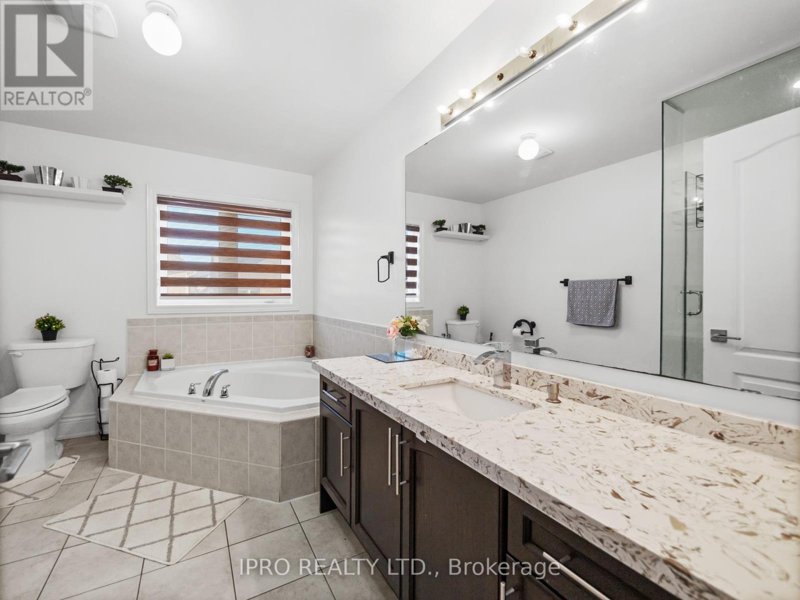












346 LANDSBOROUGH AVENUE

,
Milton (SC Scott),




Ontario
L9T7Y7

