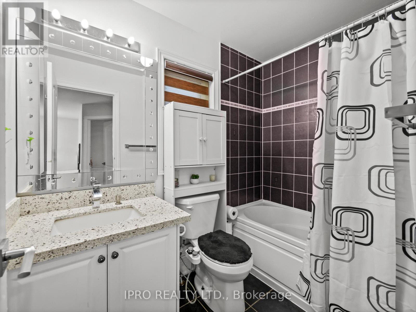 












346 LANDSBOROUGH AVENUE

,
Milton (SC Scott),




Ontario
L9T7Y7

