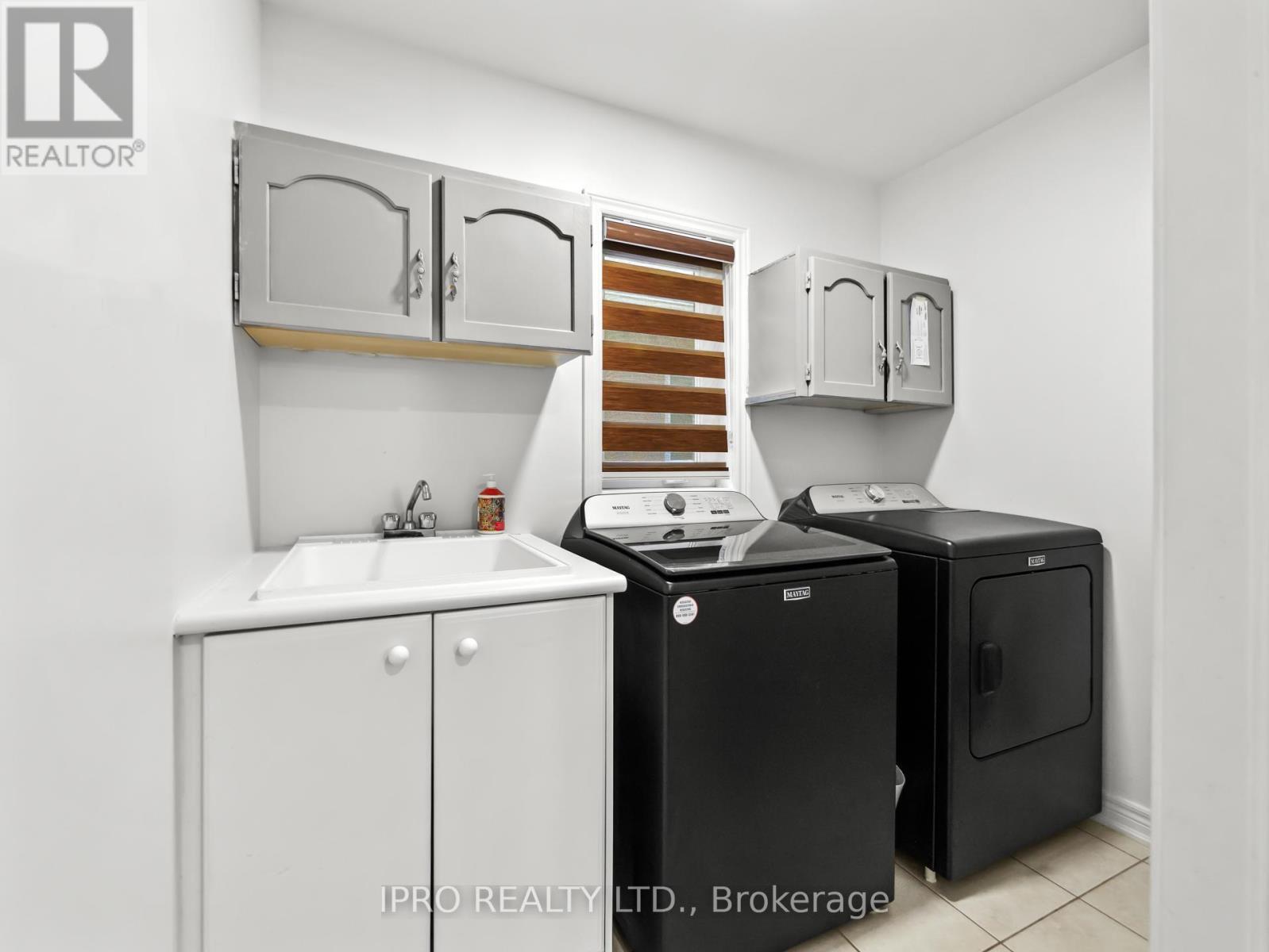 












346 LANDSBOROUGH AVENUE

,
Milton (SC Scott),




Ontario
L9T7Y7

