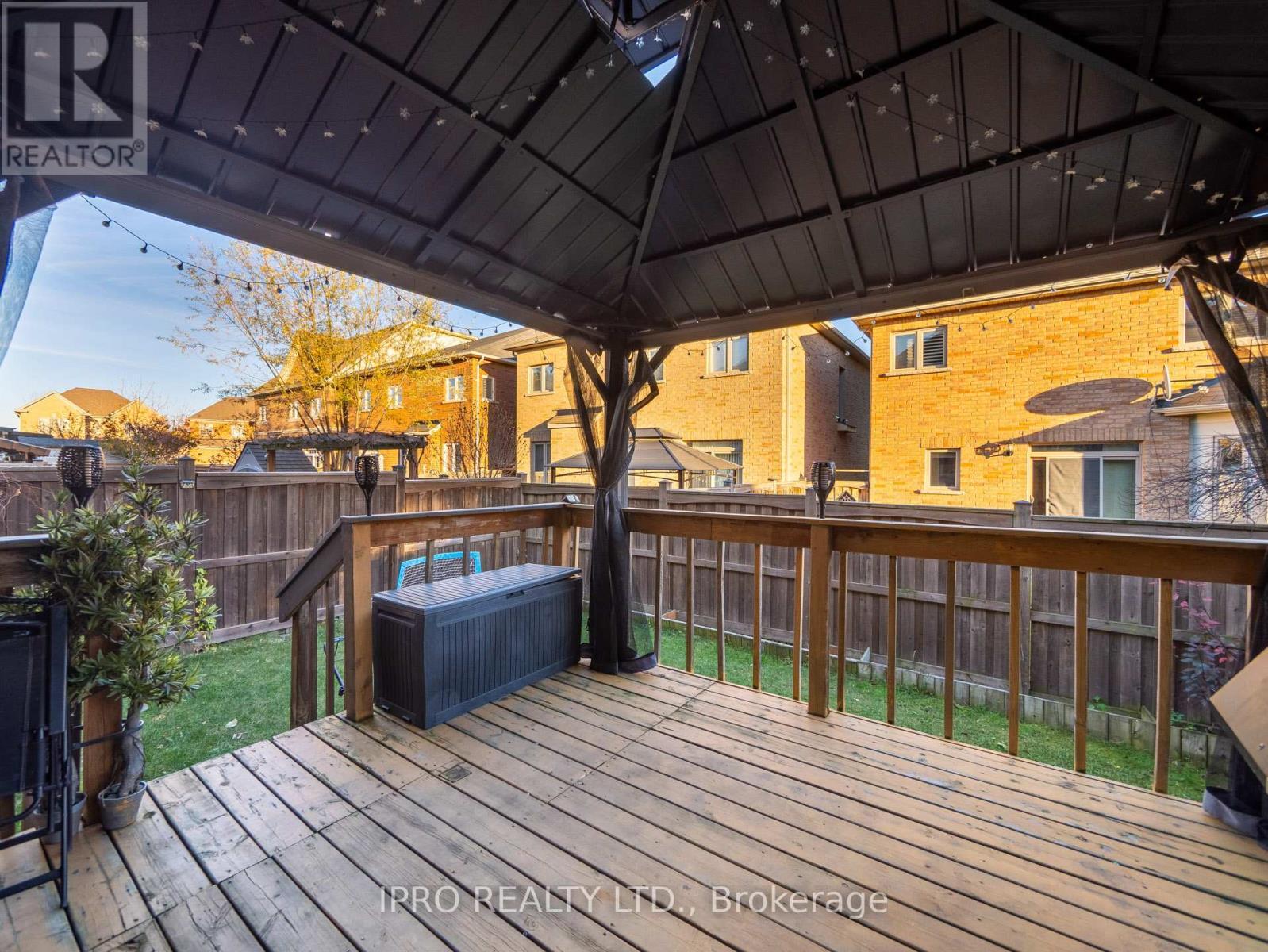 












346 LANDSBOROUGH AVENUE

,
Milton (SC Scott),




Ontario
L9T7Y7

