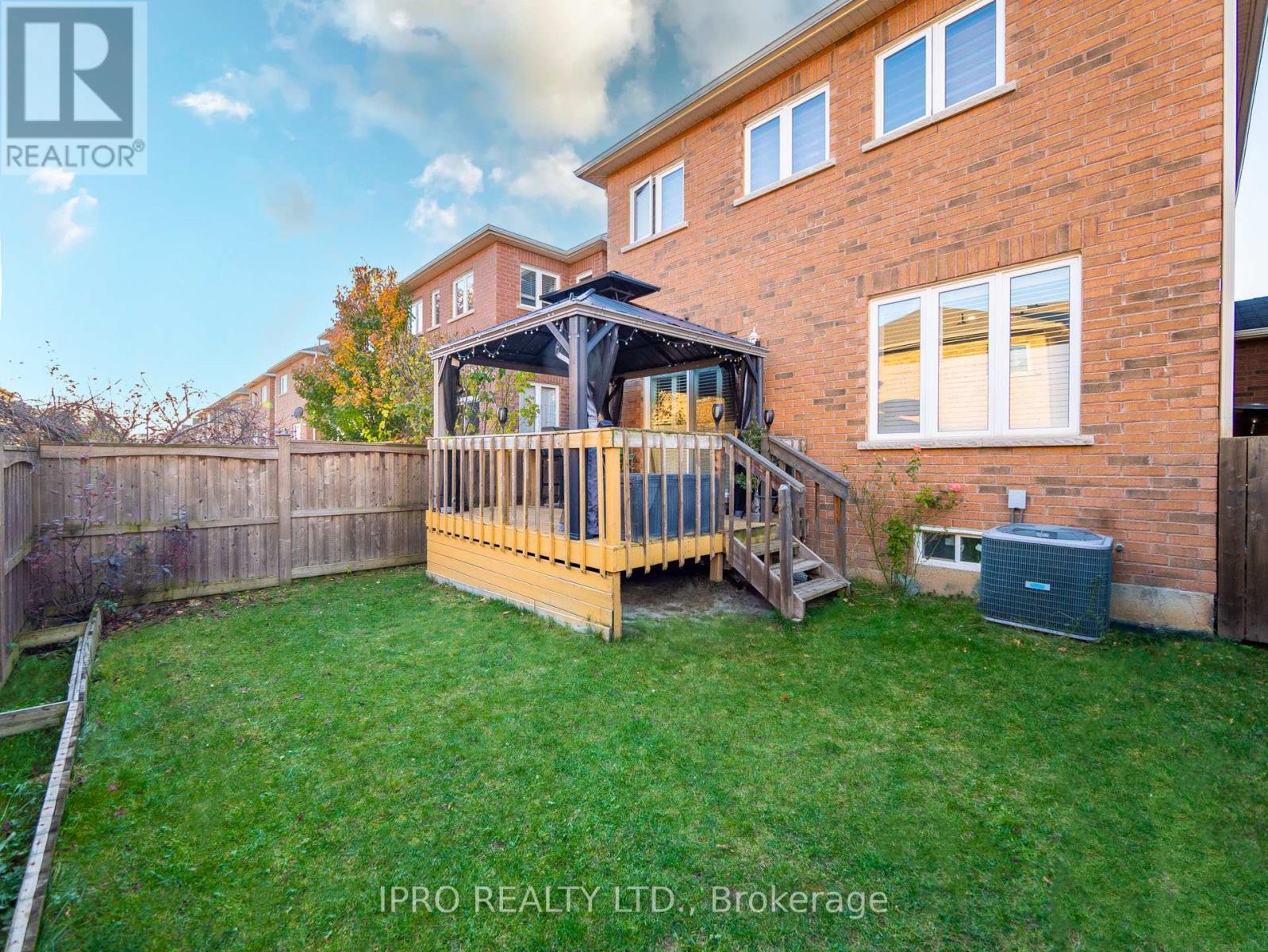 












346 LANDSBOROUGH AVENUE

,
Milton (SC Scott),




Ontario
L9T7Y7

