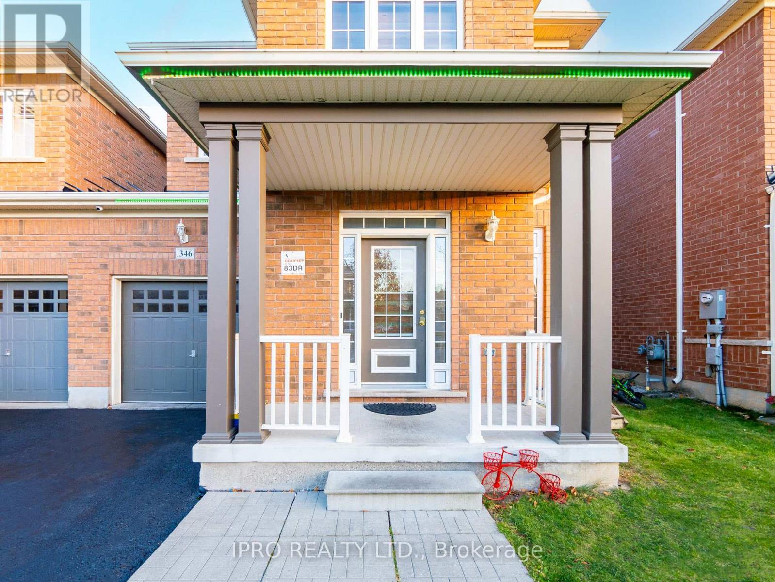 












346 LANDSBOROUGH AVENUE

,
Milton (SC Scott),




Ontario
L9T7Y7

