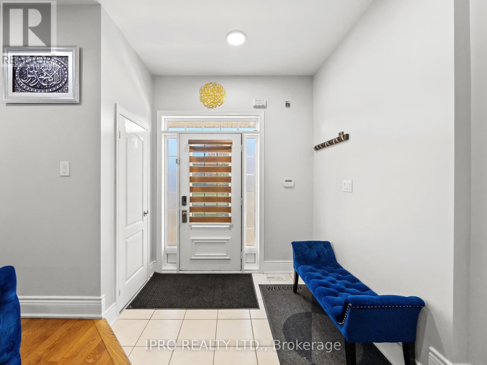 












346 LANDSBOROUGH AVENUE

,
Milton (SC Scott),




Ontario
L9T7Y7

