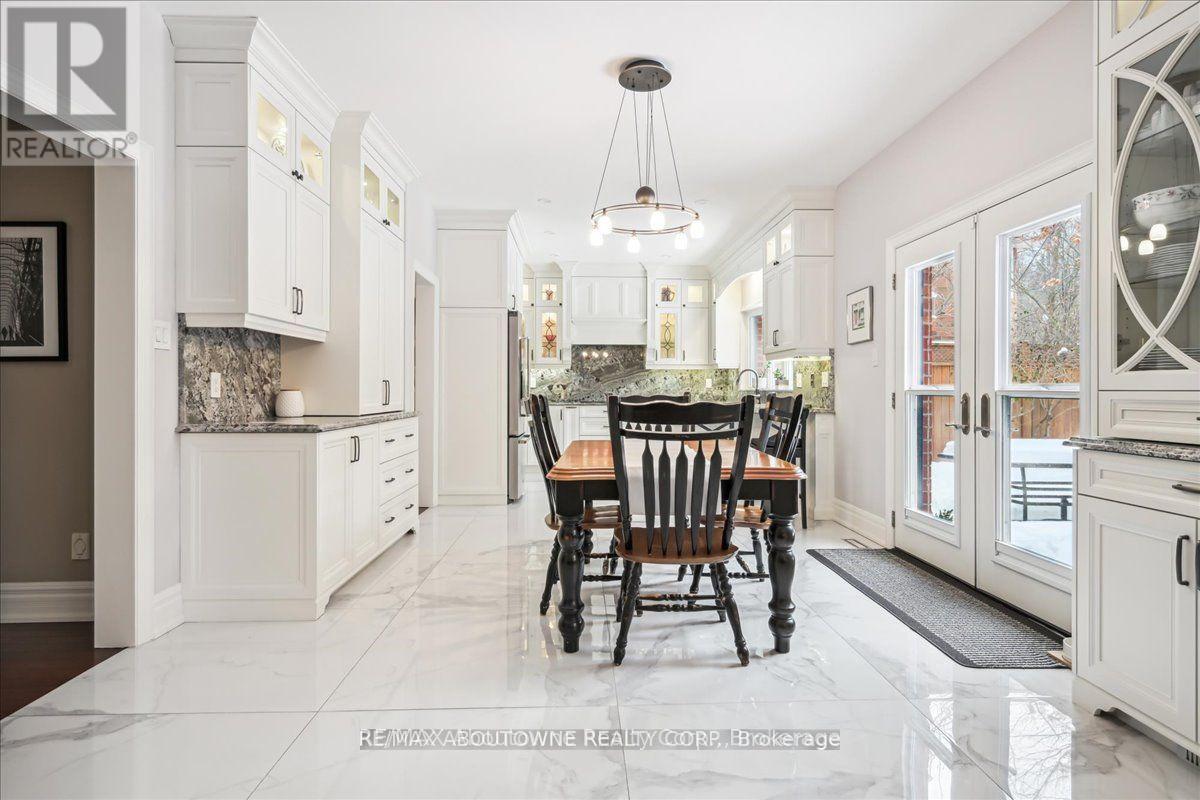












1426 CREEKWOOD TRAIL S

,
Oakville (JC Joshua Creek),




Ontario
L6H6E6

