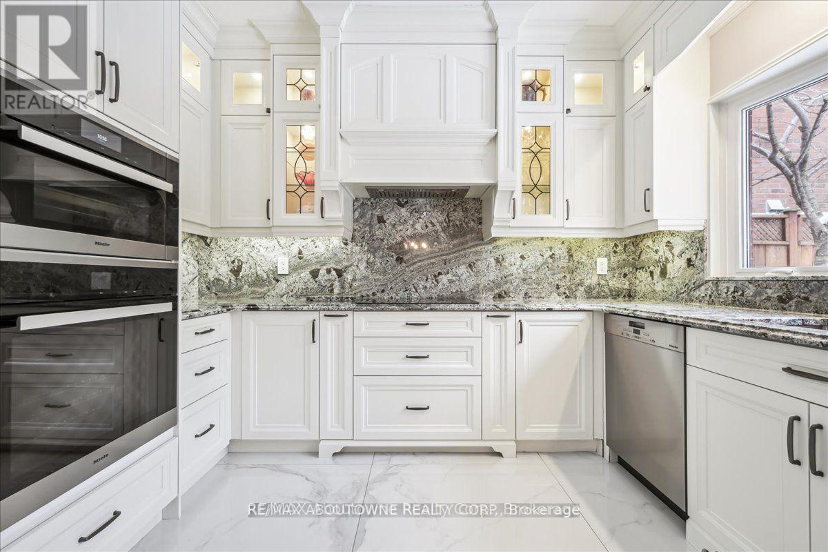 












1426 CREEKWOOD TRAIL S

,
Oakville (JC Joshua Creek),




Ontario
L6H6E6

