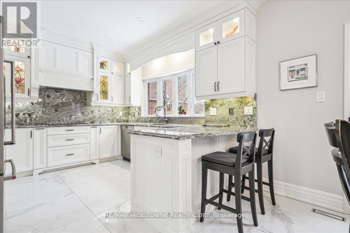 












1426 CREEKWOOD TRAIL S

,
Oakville (JC Joshua Creek),




Ontario
L6H6E6

