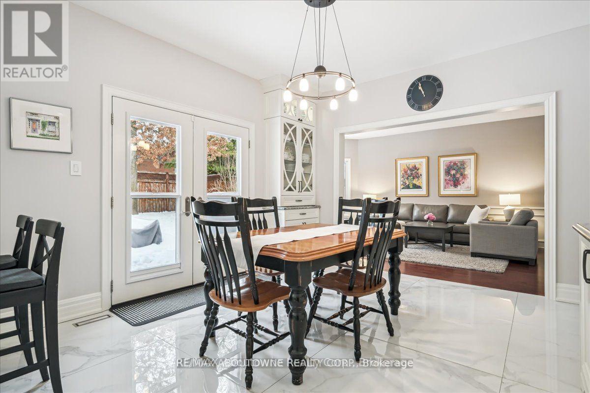 












1426 CREEKWOOD TRAIL S

,
Oakville (JC Joshua Creek),




Ontario
L6H6E6

