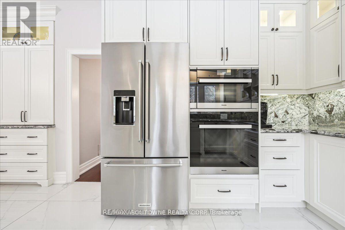 












1426 CREEKWOOD TRAIL S

,
Oakville (JC Joshua Creek),




Ontario
L6H6E6

