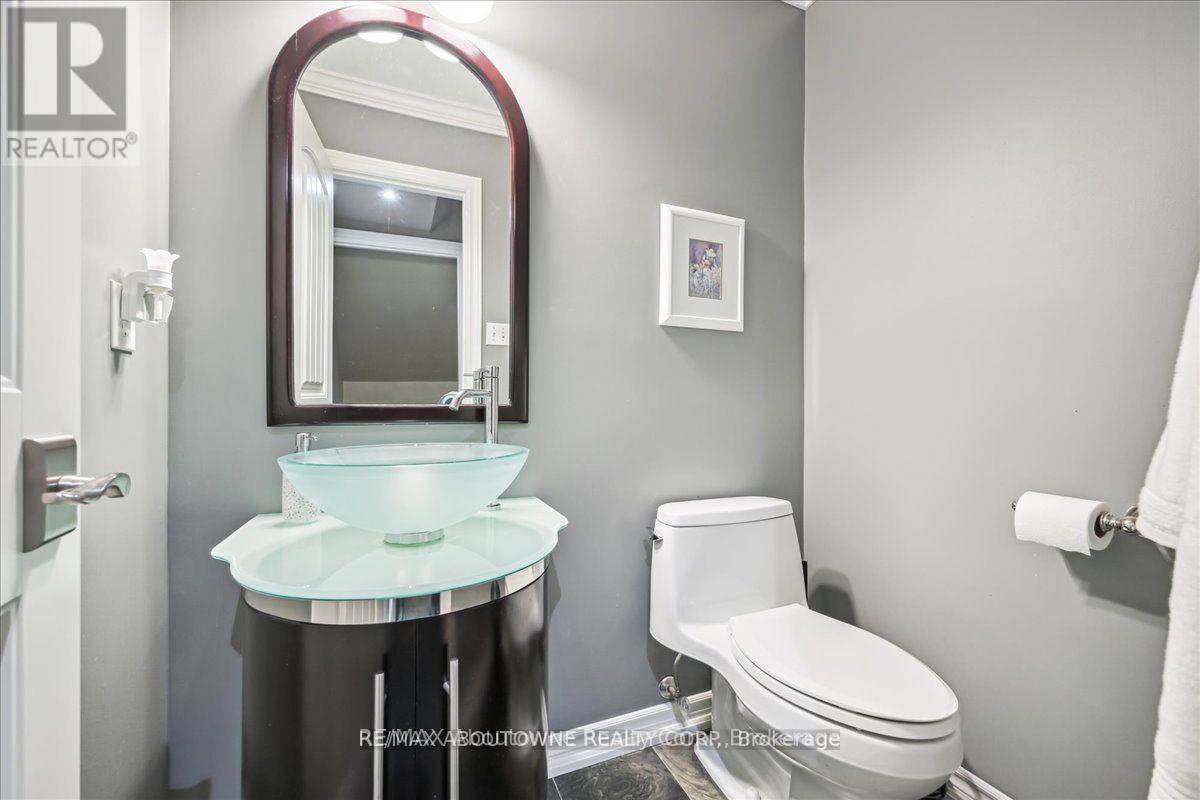 












1426 CREEKWOOD TRAIL S

,
Oakville (JC Joshua Creek),




Ontario
L6H6E6

