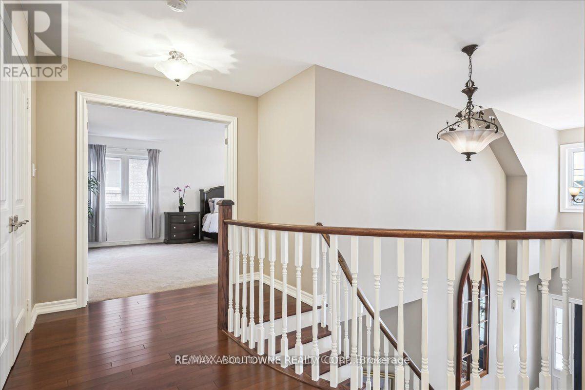 












1426 CREEKWOOD TRAIL S

,
Oakville (JC Joshua Creek),




Ontario
L6H6E6


