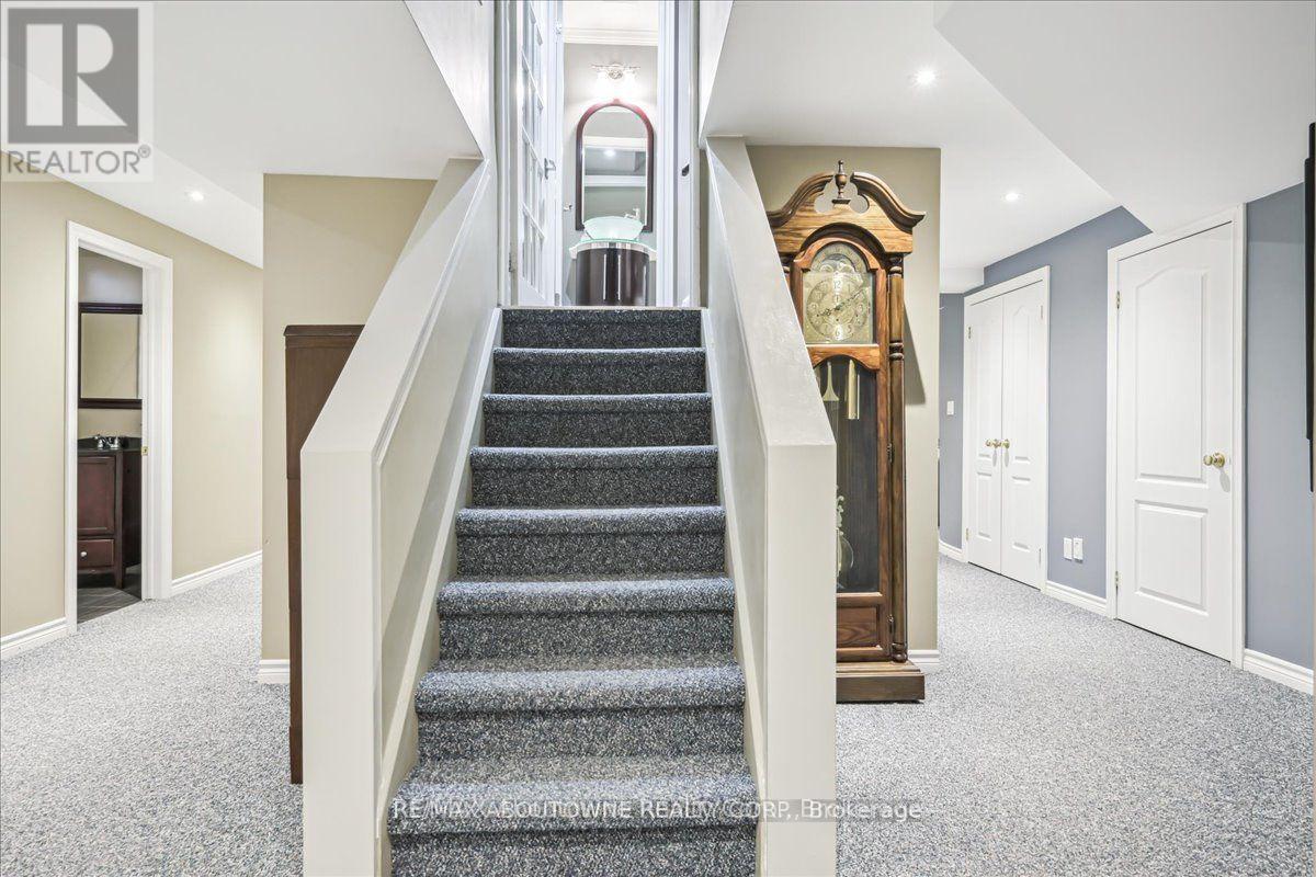 












1426 CREEKWOOD TRAIL S

,
Oakville (JC Joshua Creek),




Ontario
L6H6E6

