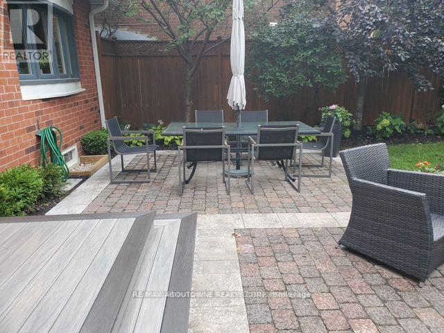 












1426 CREEKWOOD TRAIL S

,
Oakville (JC Joshua Creek),




Ontario
L6H6E6

