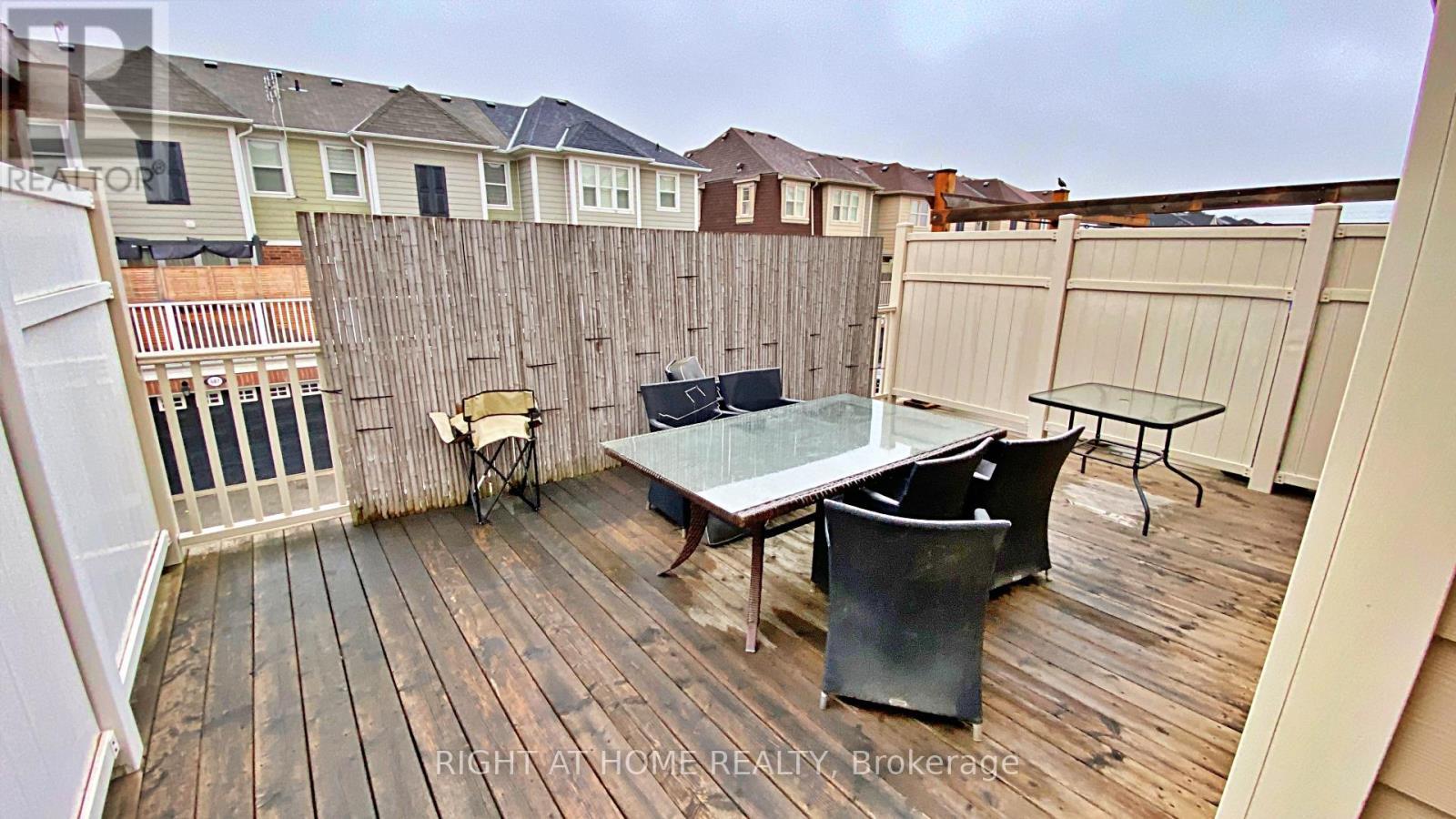 












664 HOLLY AVENUE

,
Milton (CO Coates),




Ontario
L9T0G2

