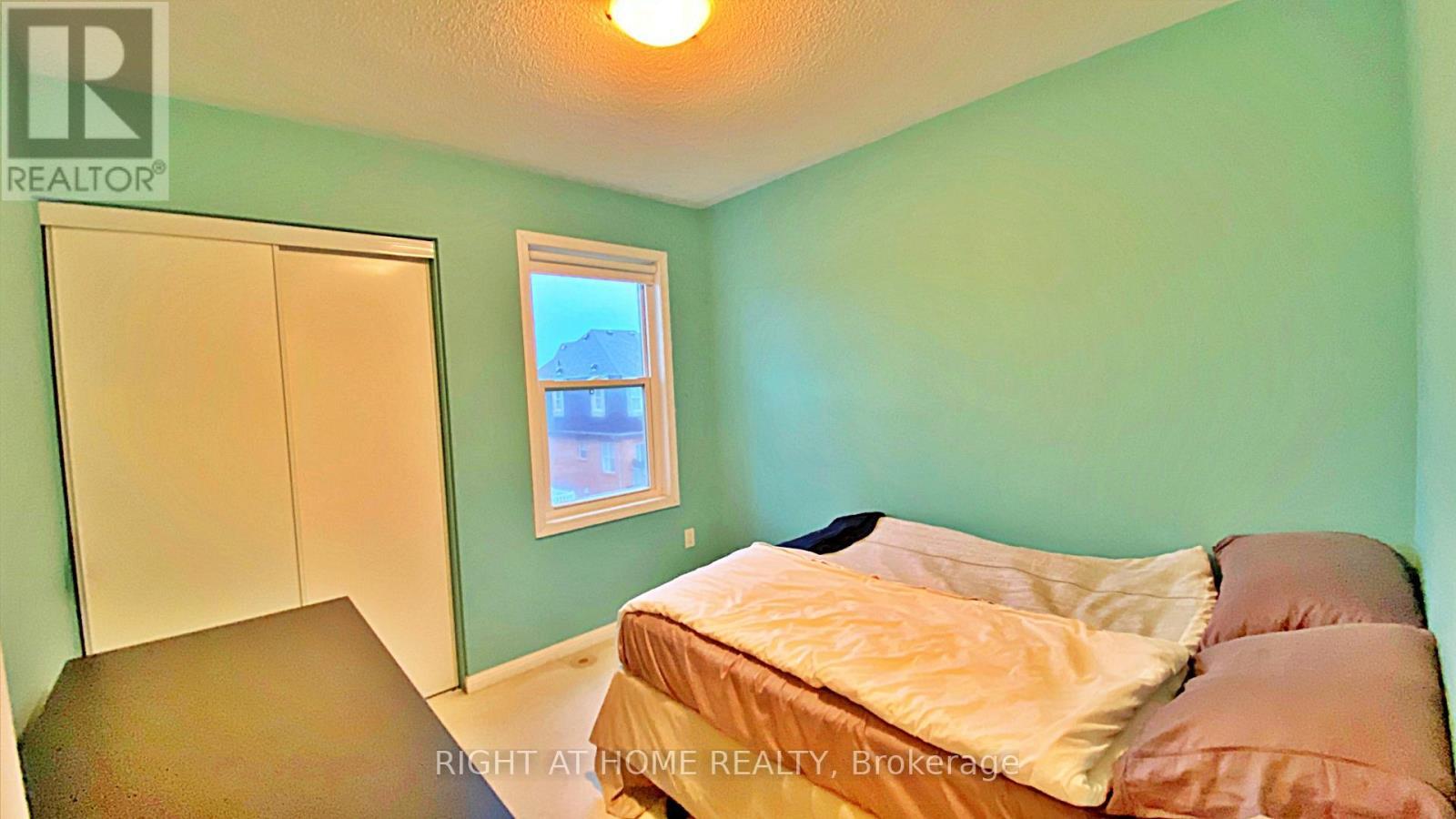 












664 HOLLY AVENUE

,
Milton (CO Coates),




Ontario
L9T0G2

