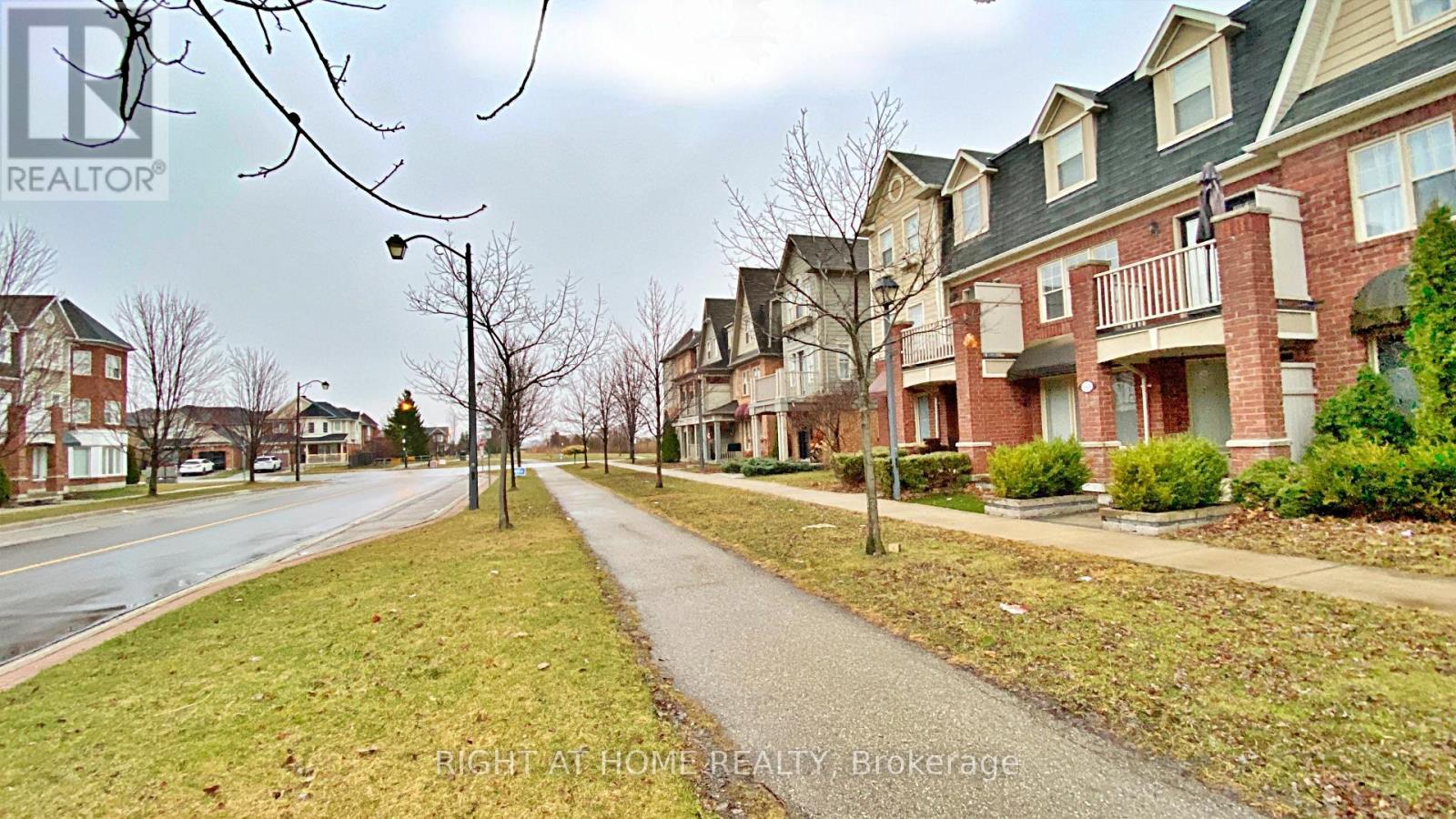 












664 HOLLY AVENUE

,
Milton (CO Coates),




Ontario
L9T0G2

