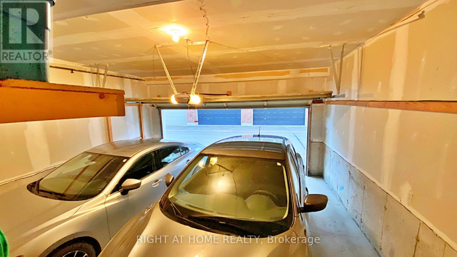 












664 HOLLY AVENUE

,
Milton (CO Coates),




Ontario
L9T0G2

