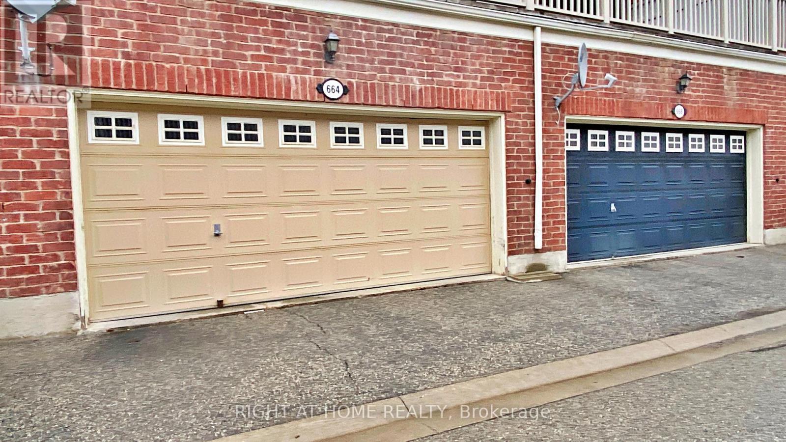 












664 HOLLY AVENUE

,
Milton (CO Coates),




Ontario
L9T0G2

