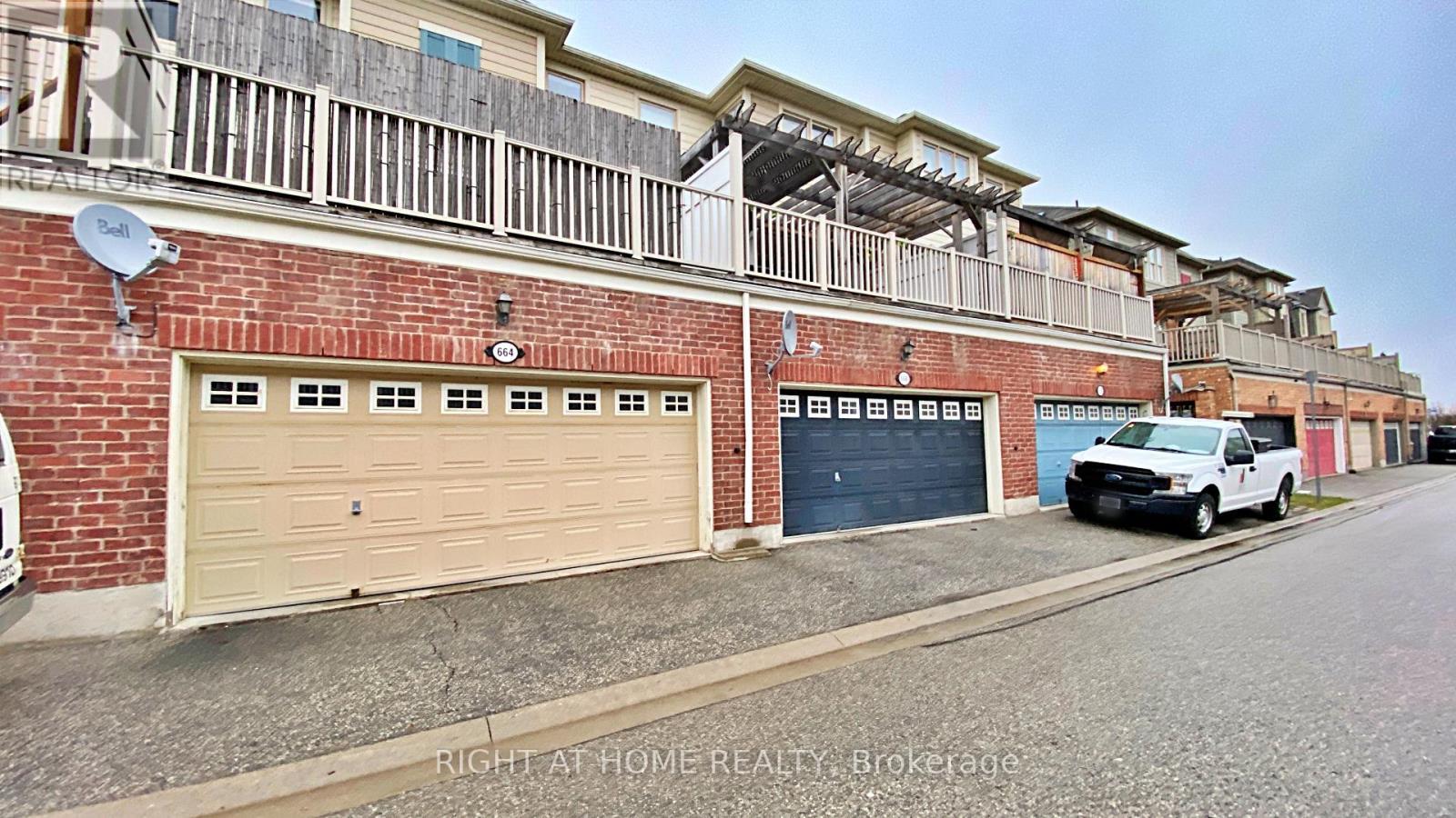 












664 HOLLY AVENUE

,
Milton (CO Coates),




Ontario
L9T0G2

