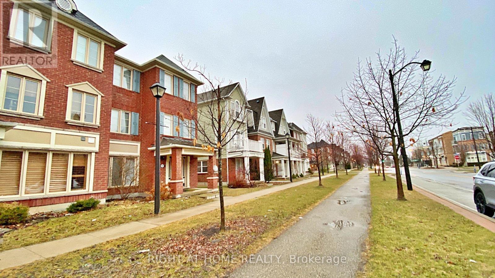 












664 HOLLY AVENUE

,
Milton (CO Coates),




Ontario
L9T0G2

