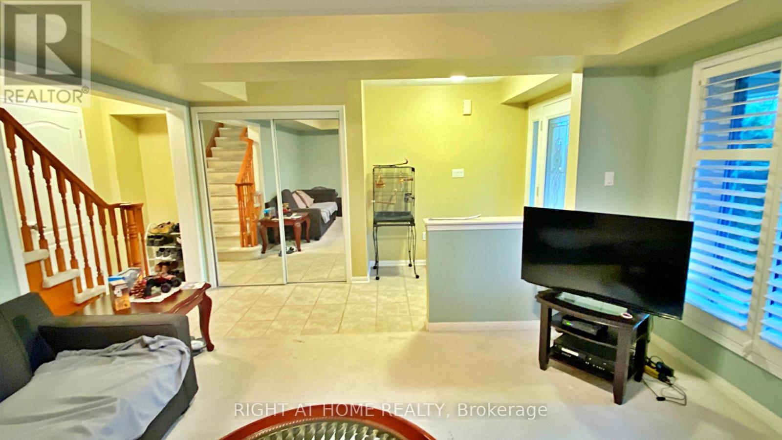 












664 HOLLY AVENUE

,
Milton (CO Coates),




Ontario
L9T0G2

